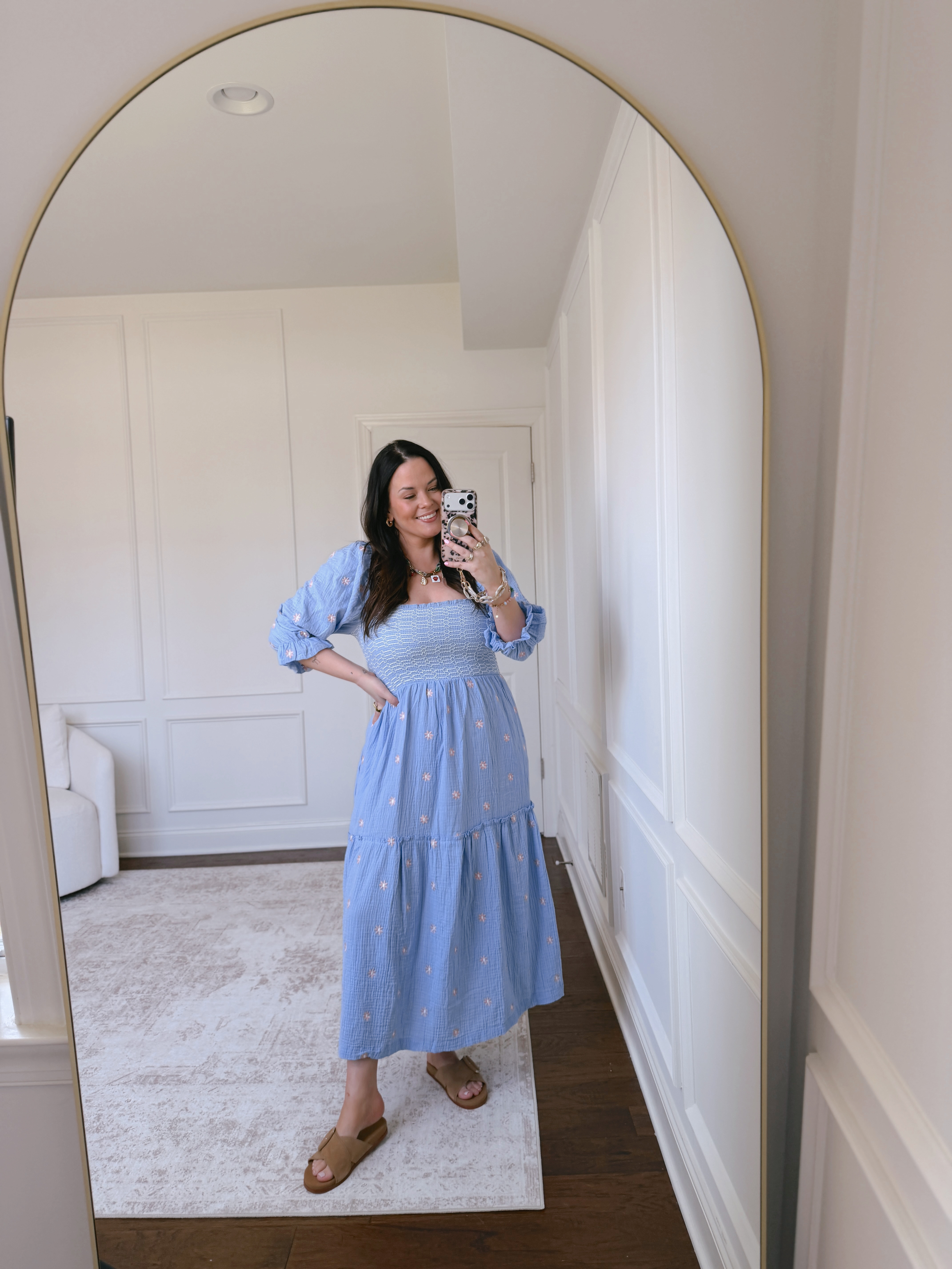 I love this maxi dress.. I'm wearing a large.. perfect for family photos 

 #LTKootd #LTKSeasonal #LTKMidsize