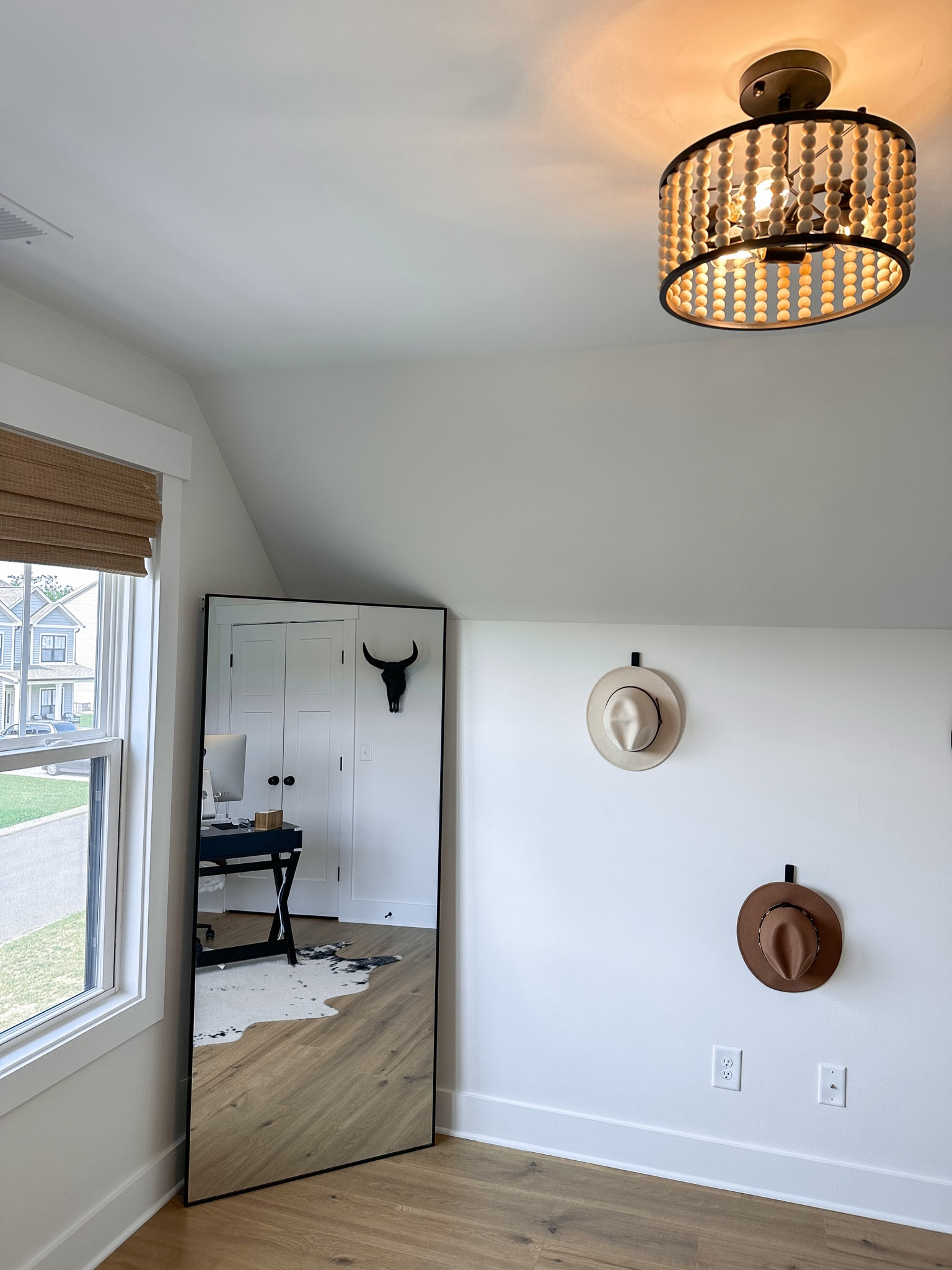 Office Decor 🖤🤍

Mirror — 71 x 31

home decor | home office | cloffice | western home decor | affordable home decor | amazon home | farmhouse home decor | floor length mirror | rattan blinds | boho light | farmhouse light | boho farmhouse light 



#LTKhome #LTKunder100 #LTKunder50