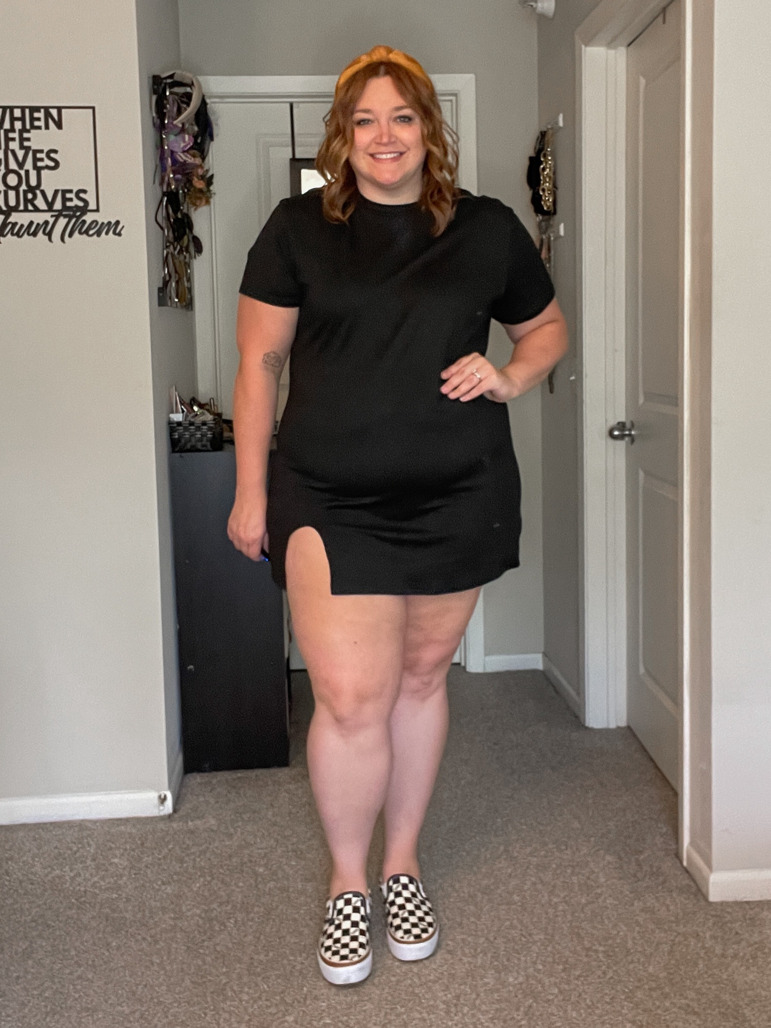 There’s something about the slur on this tee shirt dress that has a grip on me. Perfect casual dress or date night.

Tarajaneq3 to save at SHEIN

#LTKPlusSize #LTKMidsize #LTKFindsUnder50