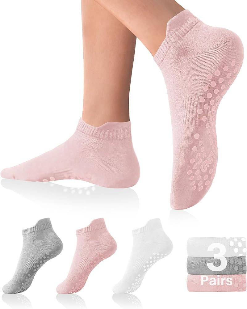 DIBAOLONG Pilates Socks with Grips for Women Yoga Socks Non Slip Barre Hospital Socks 6-Pairs Gri... | Amazon (US)