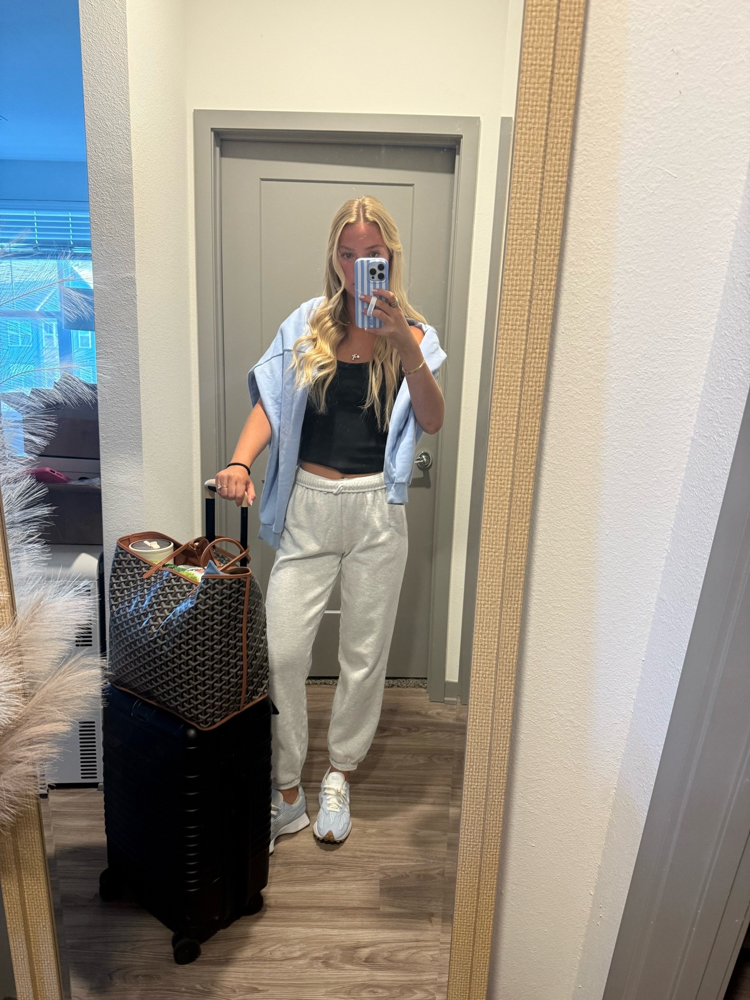 Airport outfit OOTD

#LTKdayinmylife #LTKootd #LTKTravel