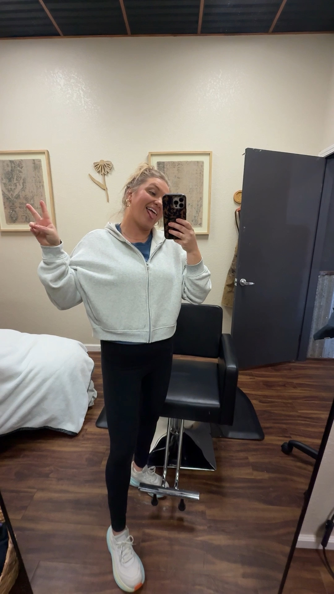 Scalp facials behind the chair today means sporty spice ootd 



#LTKootd #LTKFindsUnder50 #LTKMidsize