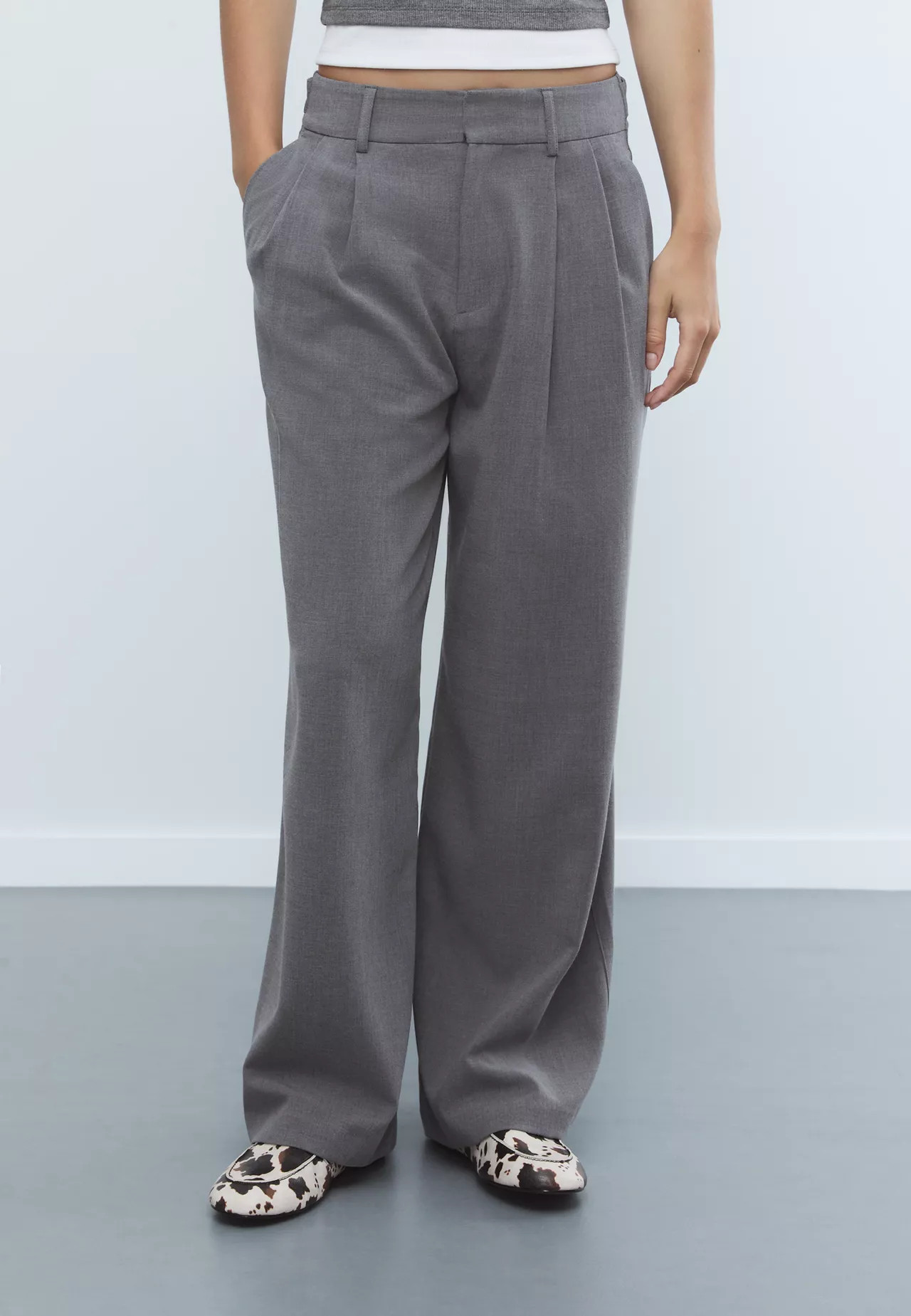 Super wide-leg adjustable trousers - Women's Trousers | Stradivarius United Kingdom | Stradivarius (UK)