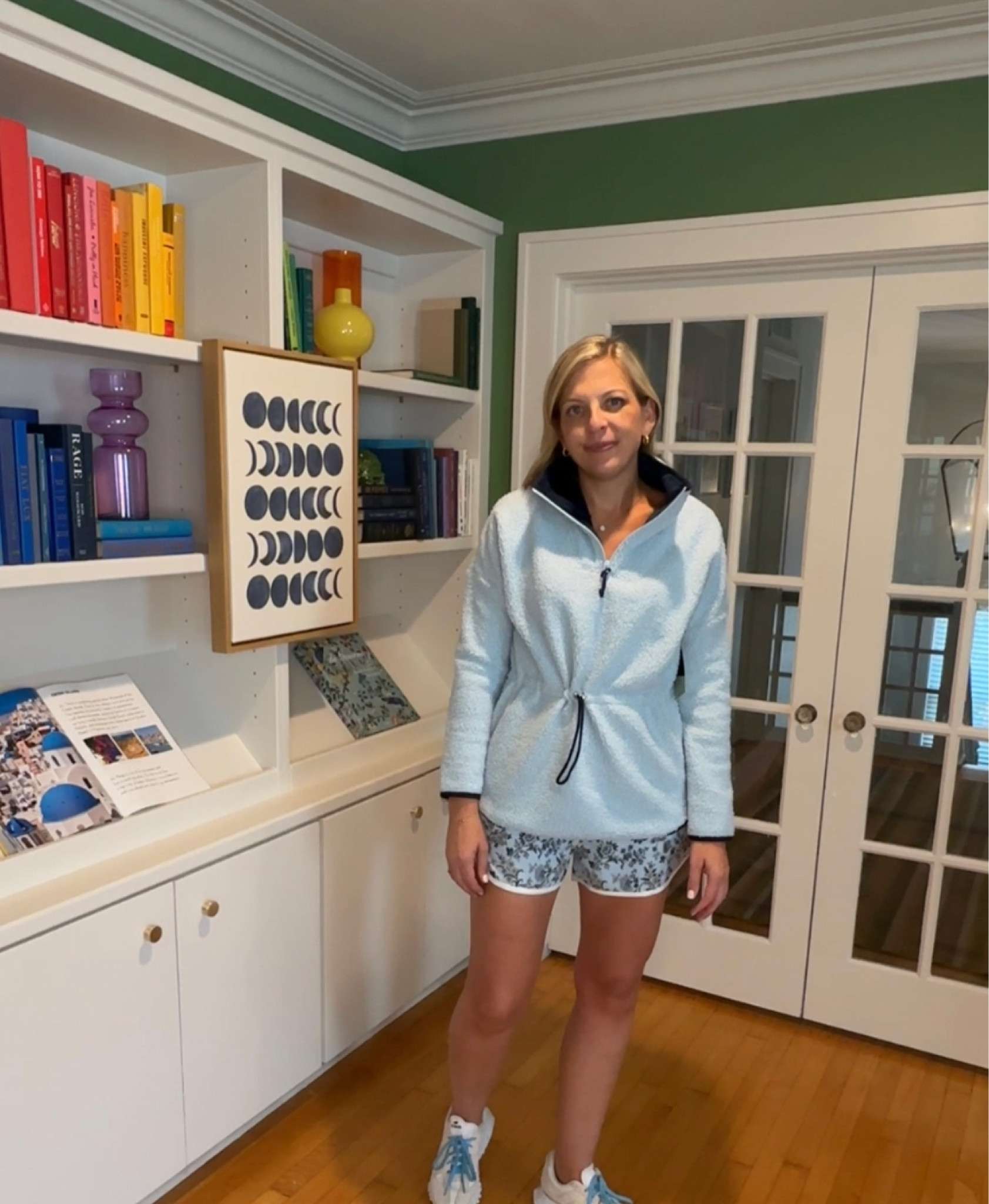 Cute athleisure 

#momoutfit #lightbluefleece #tuckernuck #10daysofsweaters #comfyandcute #fleece #falloutfit 

#LTKfitness