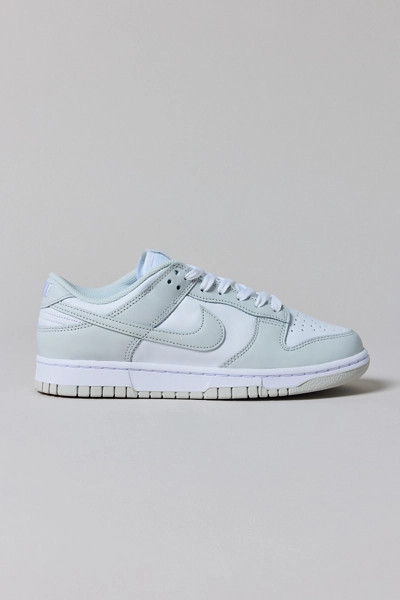 Nike Women's Dunk Low Sneaker | Urban Outfitters (US and RoW)