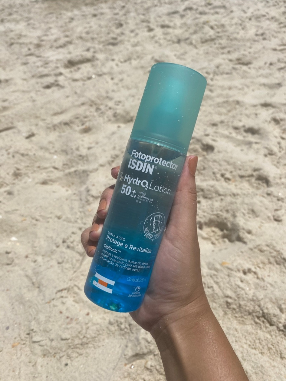 Verão chegando e proteção não pode faltar ! Esse protetor solar da Isdin é perfeito pra quem busca praticidade ! Usei e amei! Ele não deixa a pele grudando, protege demais e é super fácil de aplicar. E você, já usaram ? 
#LTKGift # NatalLTK 

#LTKfindsunder100 #LTKGiftGuide #LTKbrasil