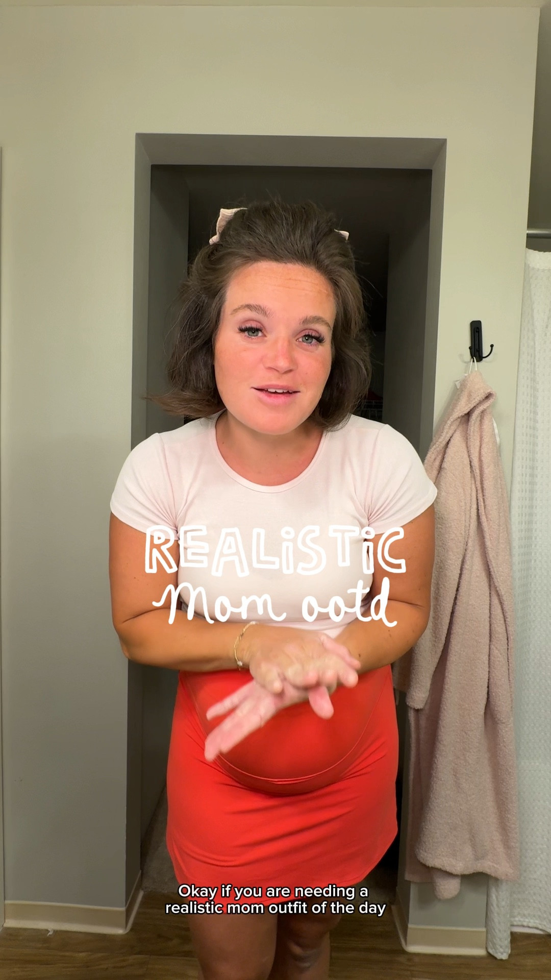 Wearing a large in this skirt. It’s so cute, butter soft and has built in shorts. The bow is sooo cute too! I got the beige and coral colors 🤭🤭