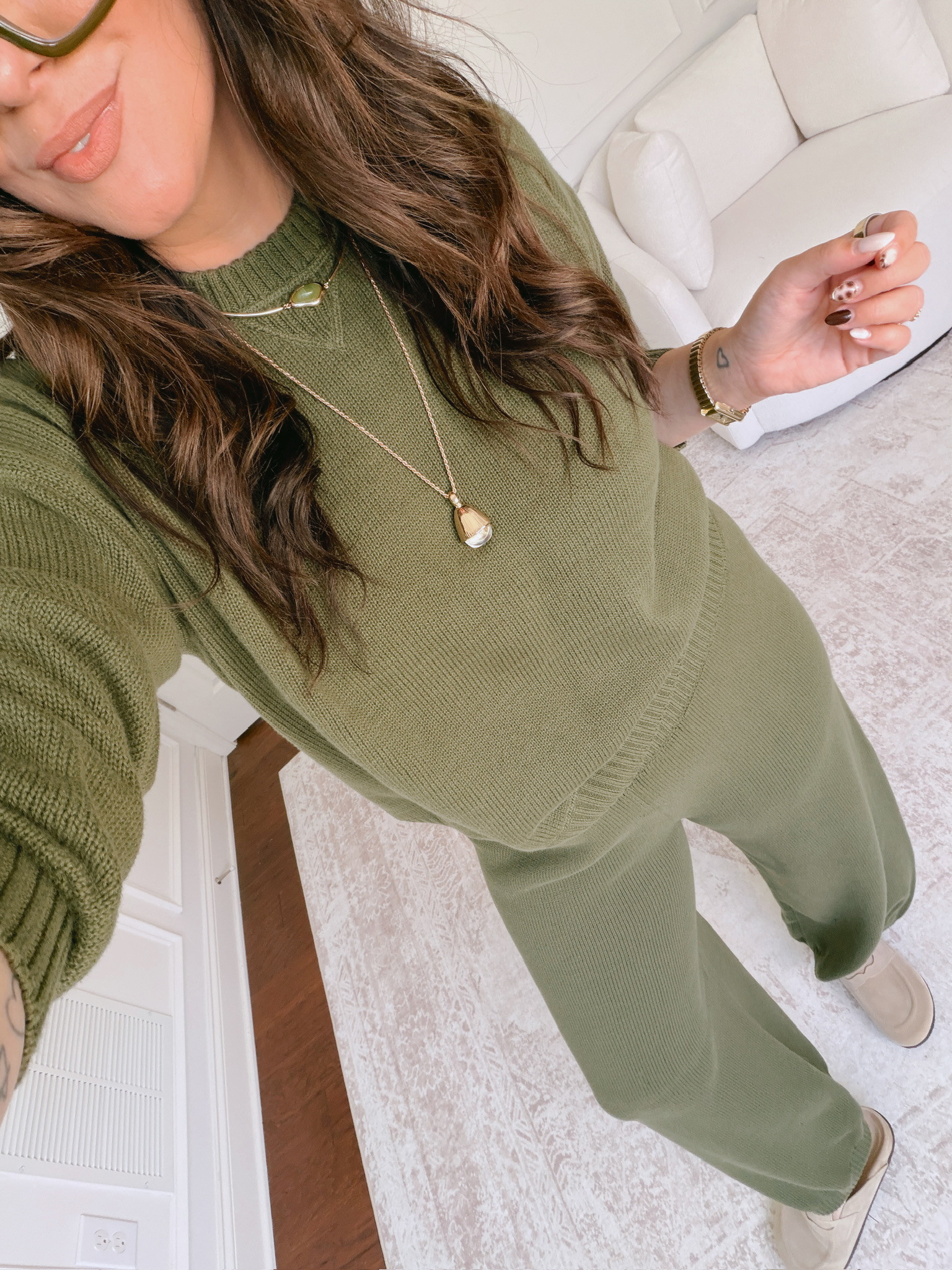 wearing a large in the top, XL in the bottoms

#LTKSeasonal #LTKMidsize
