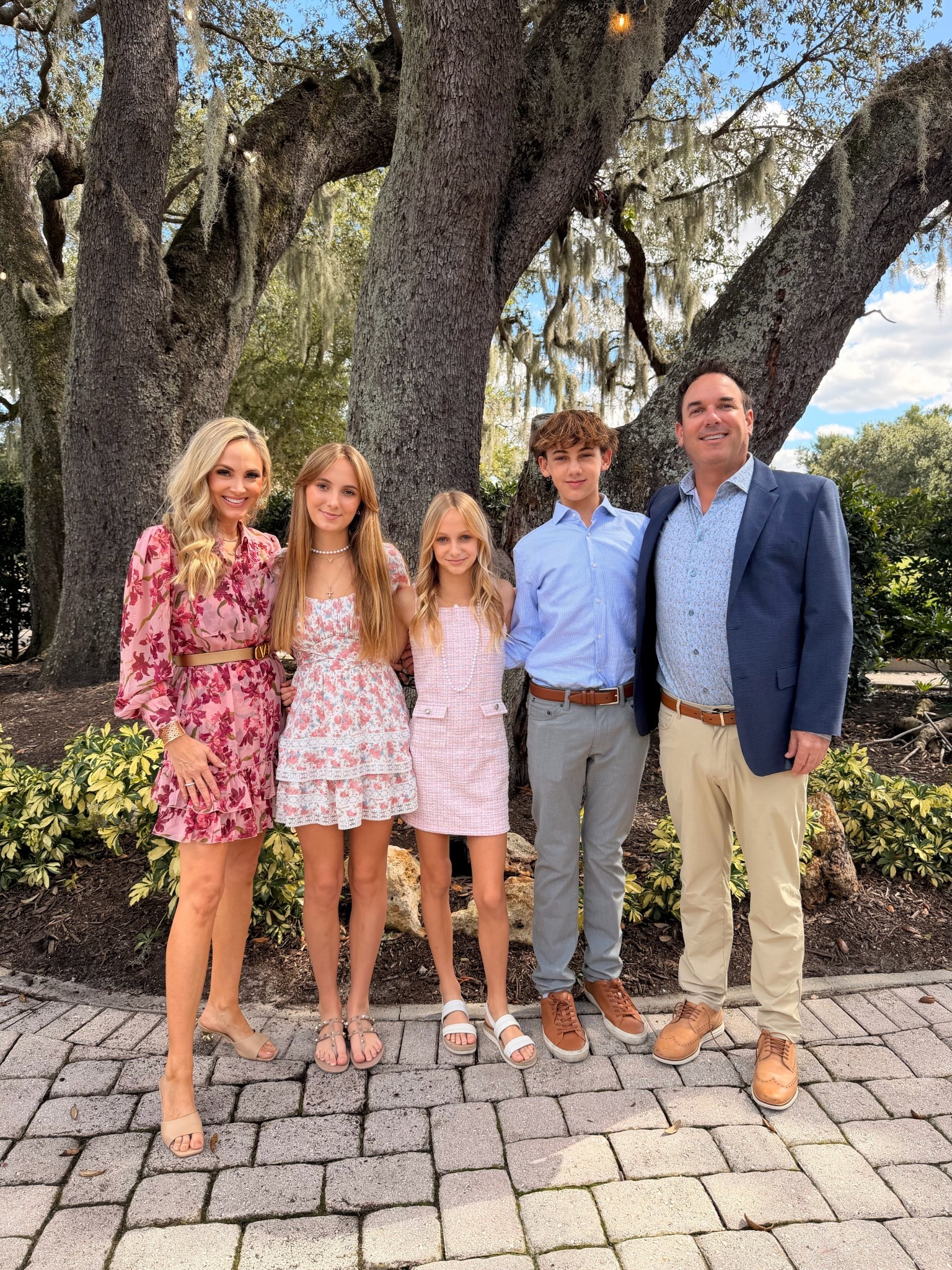 Family photo pic outfits linked

#LTKCyberWeek #LTKootd #LTKHoliday