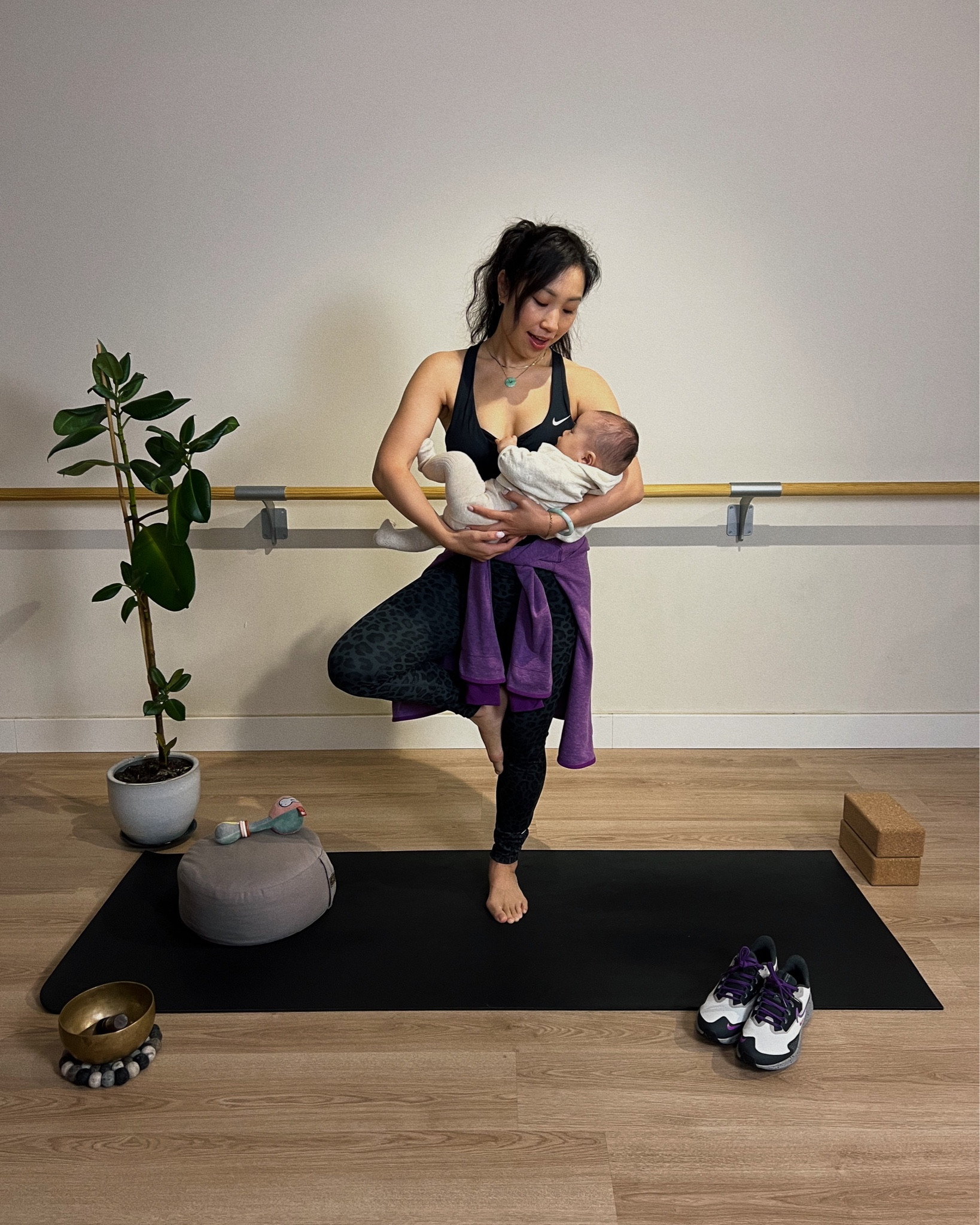 Work outs in these amazing @nikewomen maternity collection. You can wear it during and post pregnancy (especially the top is convenient for breastfeeding).

It’s harder to find the time nowadays for a workout outside, so this mama vinyasa class where I can bring baby Yuna is just perfect 🧘🏻‍♀️

*partner #nikematernity #nikem