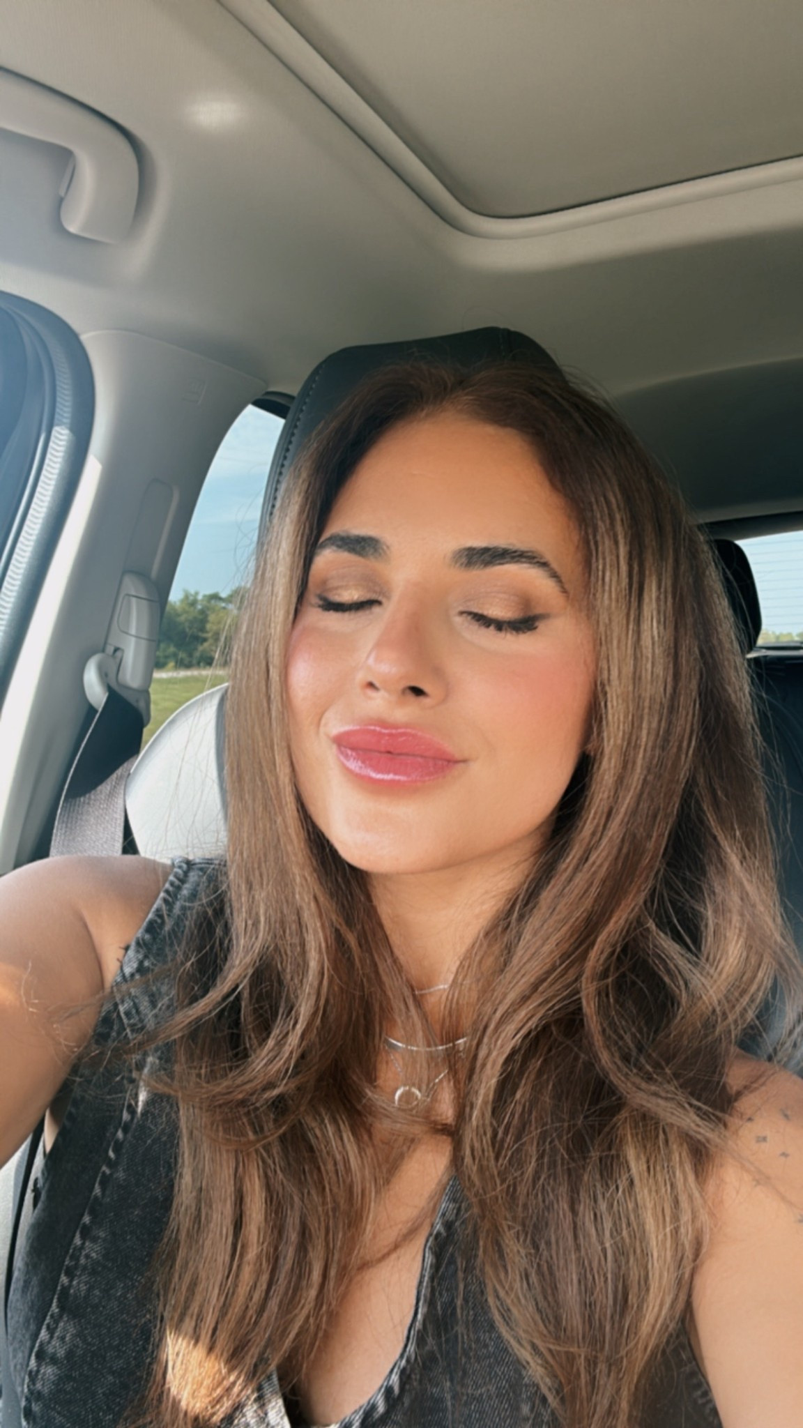 I don’t wear makeup often but this is my go to makeup look when I do. I love a natural look so much! Linked everyhting I used. Would you prefer a video tutorial? Tell me in the comments xx

#LTKFindsUnder50 #LTKBeauty #LTKU