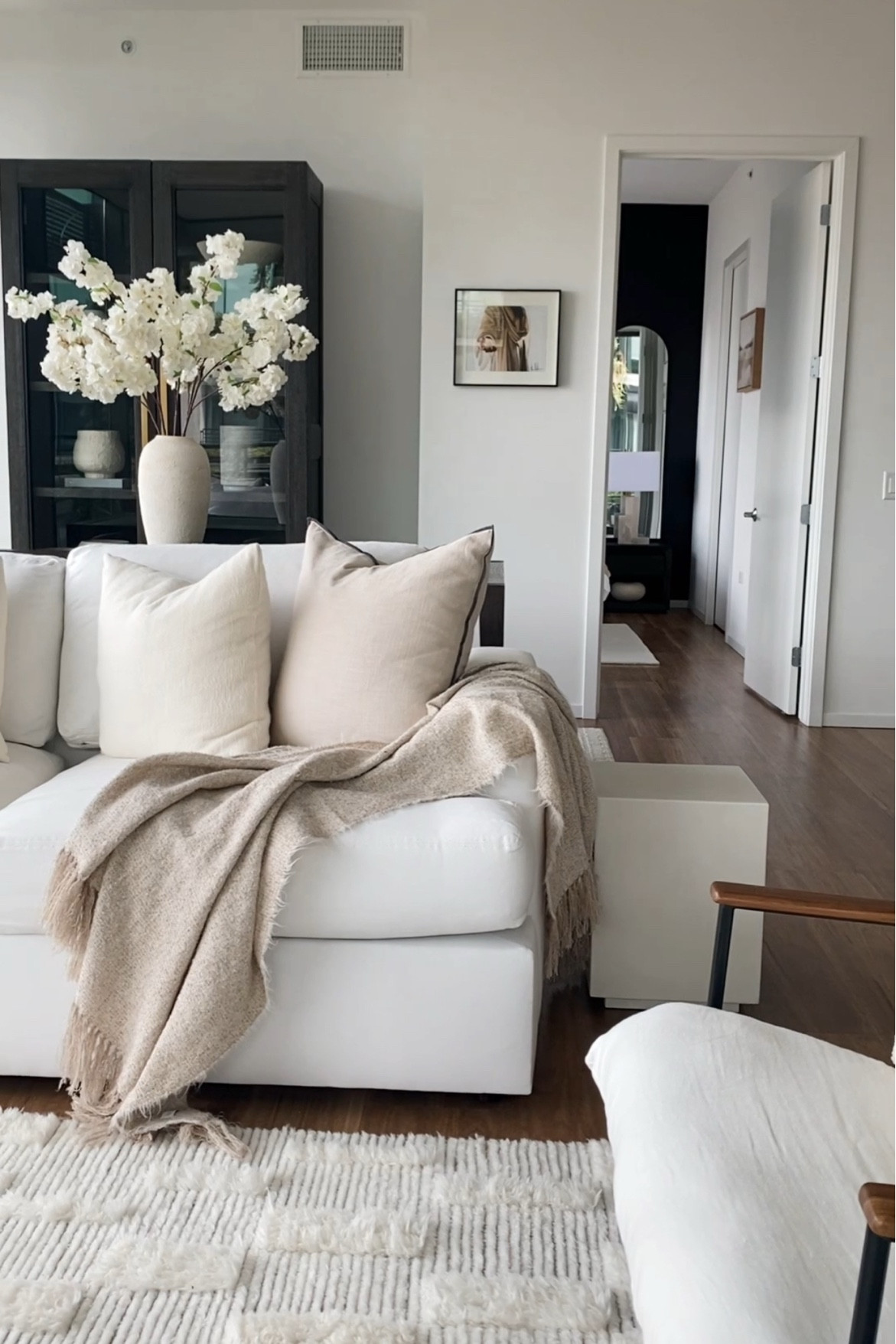 Light and airy spring decor🤍

#LTKStyleTip #LTKHome #LTKFindsUnder50