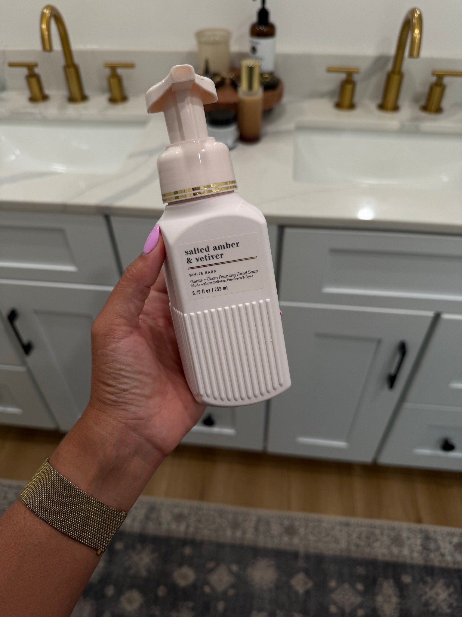 White Barn foaming hand soap by bath and body works is truly the hand soap of the century. Some might be biased because the ingredients but this stuff had a chokehold on me 😮‍💨🥲 I also added a bunch of foaming hand soap dispensers that are super cute and affordable! 

#Bath&BodyWorks #HandSoap #WhitebarnHandSoap #FoamingHandSoap #Soap #FoamingHandSoapDispenser #SoapDispenser #HandSoapDispenser #AmazonFinds #AmazonHomeFinds


#LTKHome #LTKSaleAlert #LTKBeauty