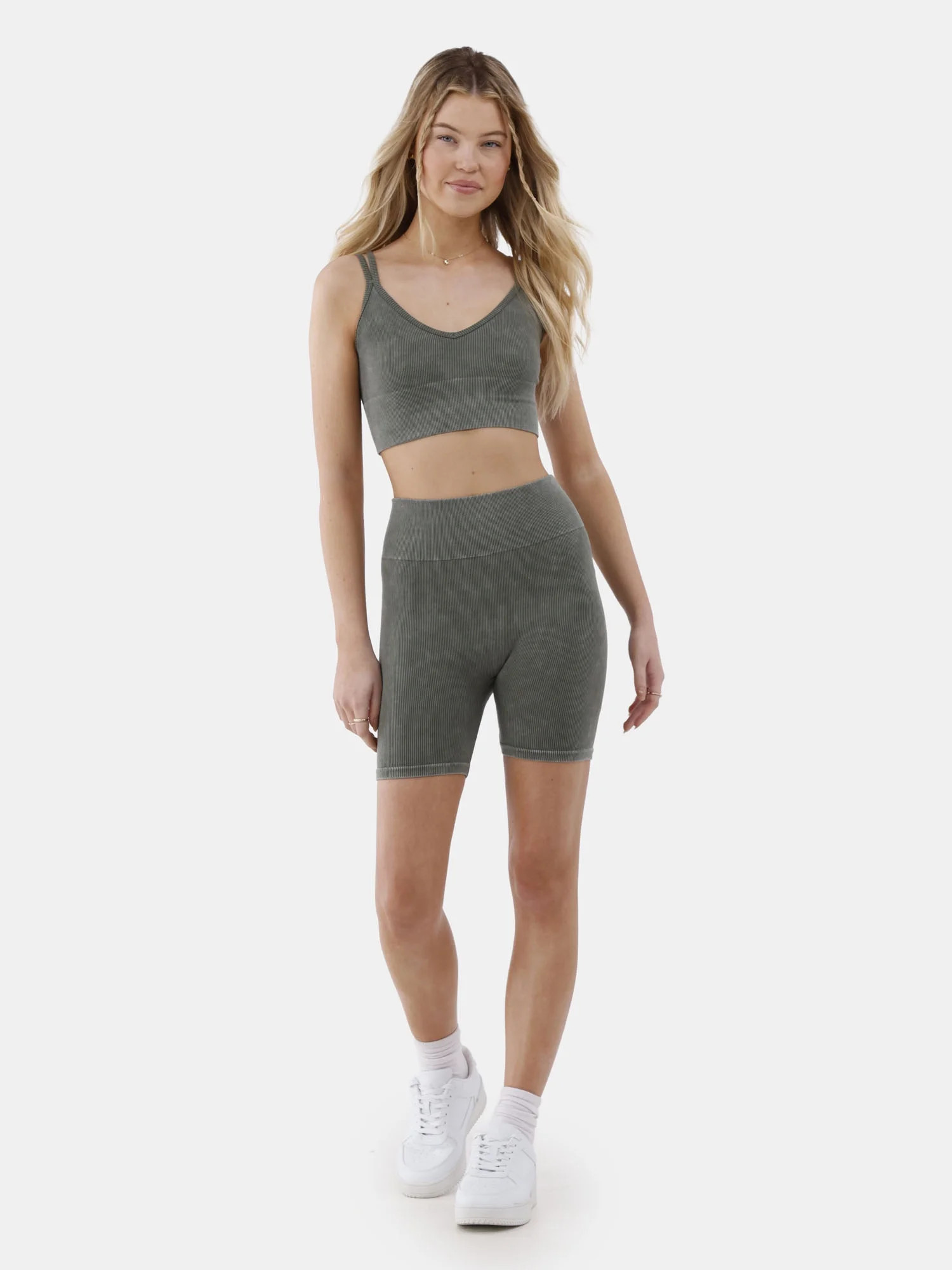No Boundaries Ribbed Seamless Cami and Shorts Set, 2 Piece, Women’s | Walmart (US)