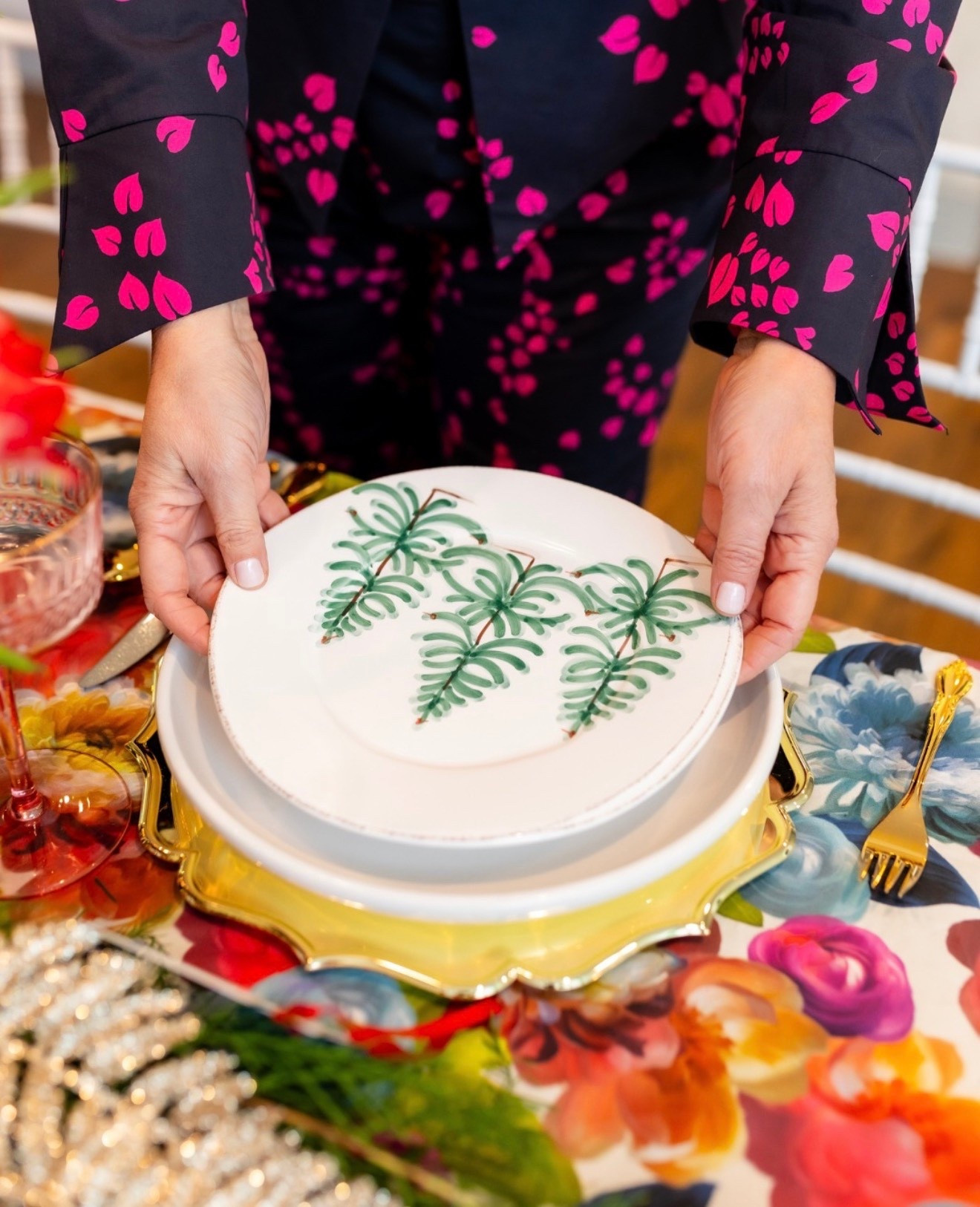 Time for some merry-making tablescape inspo! 🍽️🎄

#LTKHoliday #LTKHome