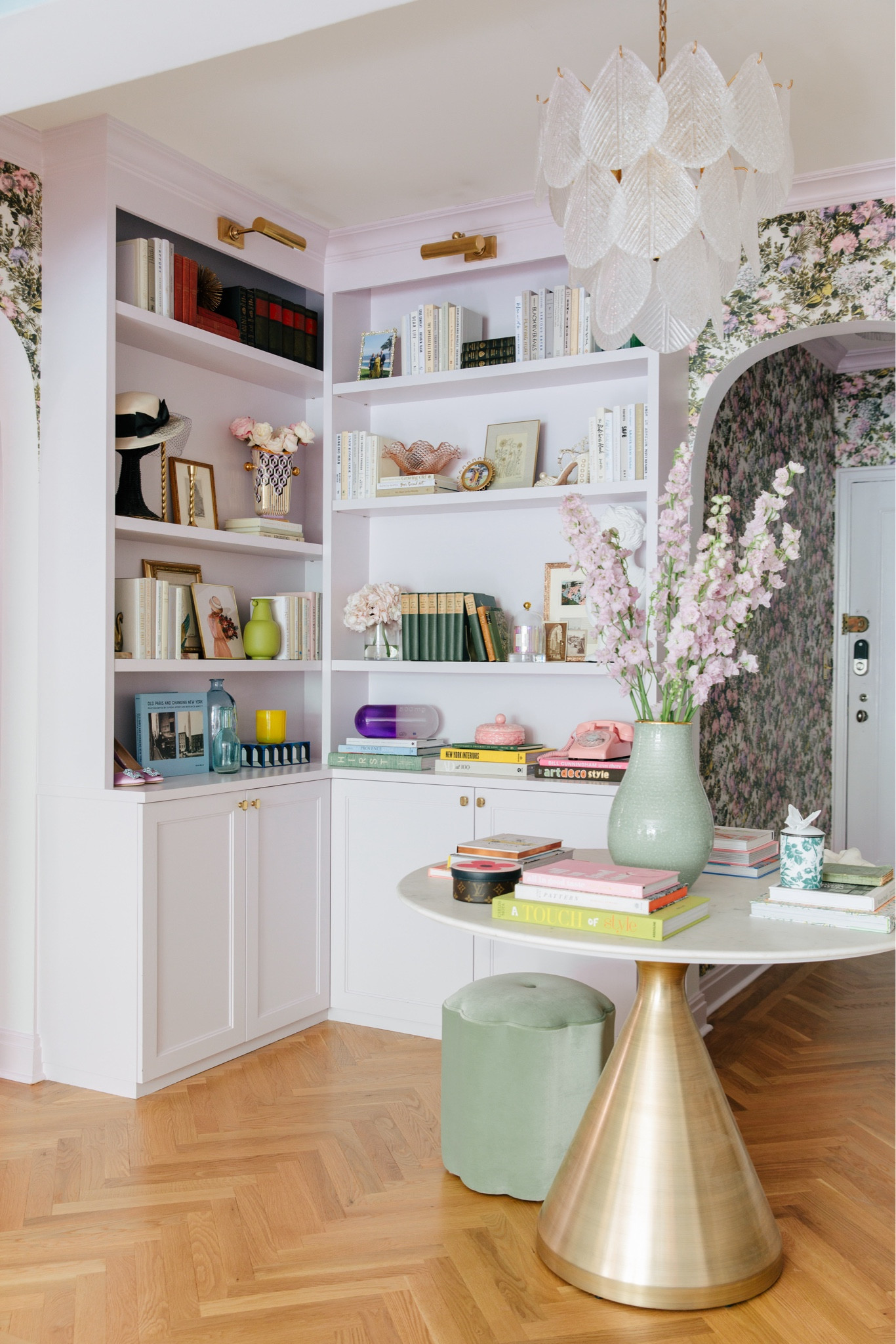 Content creator and photographer Allie Provost gives us an exclusive look into her new Upper East Side apartment in New York City. Previously living in a 500 square foot studio, Allie was determined to turn her 1930’s pre-war apartment into the luxurious home she’s always dreamed of. Watch the full home tour and shop our inspired edit at Homeworthy.com! 

#LTKHoliday #LTKhome #LTKGiftGuide
