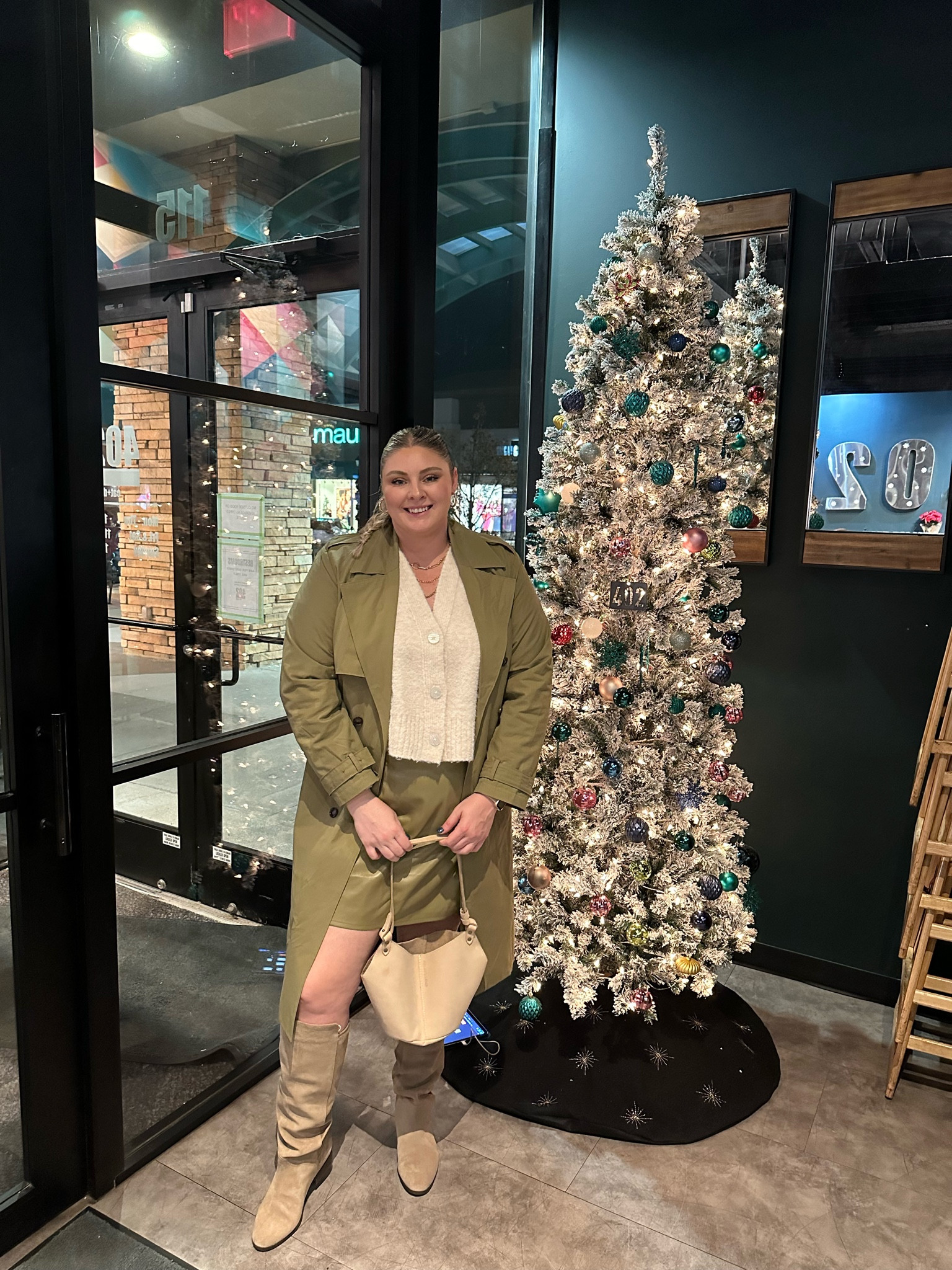 With the rain, this jacket is PERFECTION! A cute little date night fit!

plus size fashion, affordable fashion, date night 

#LTKMidsize #LTKStyleTip #LTKPlusSize