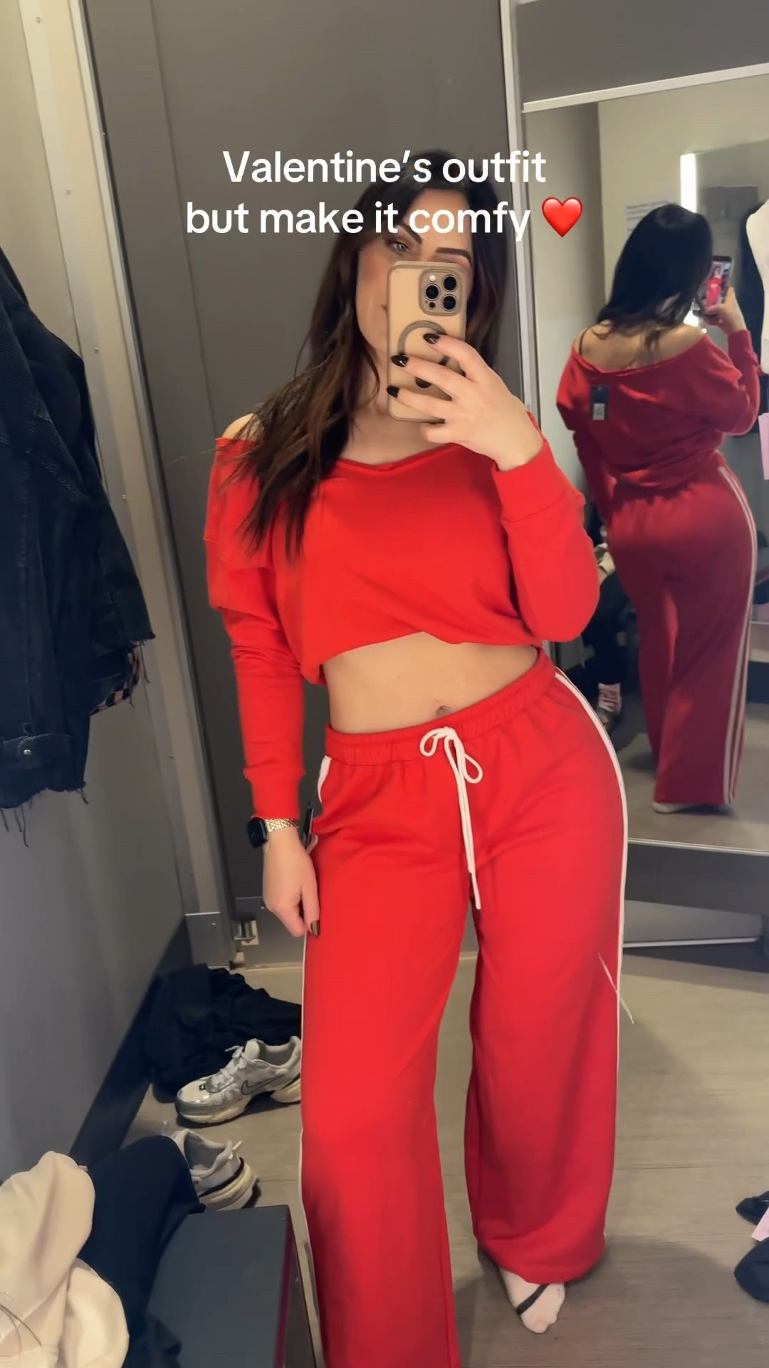 Valentine’s Day but I still want to be comfortable ❤️
This red striped set from Target is cute enough for plans and comfy enough to stay in.
Wearing it together or separate = obsessed.
Linked before Valentine’s 👀💘


#LTKValentine #LTKmomlife #LTKActive