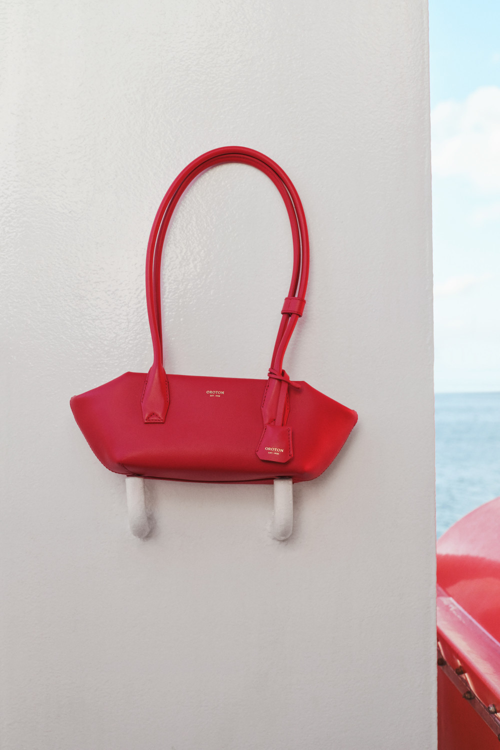 BREEZE BAGUETTE | Oroton