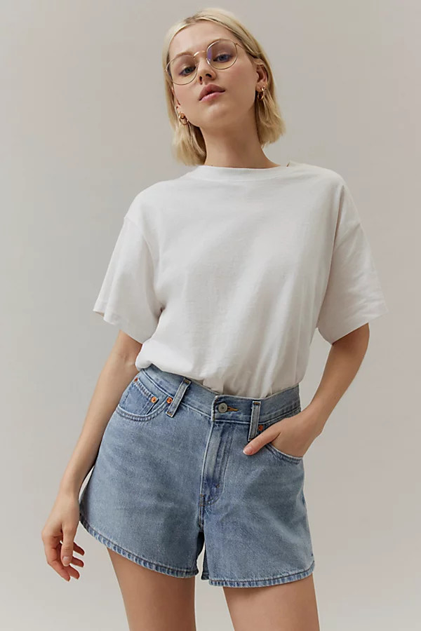 Levi's ‘80s Denim Mom Short in Indigo, Women's at Urban Outfitters | Urban Outfitters (US and RoW)