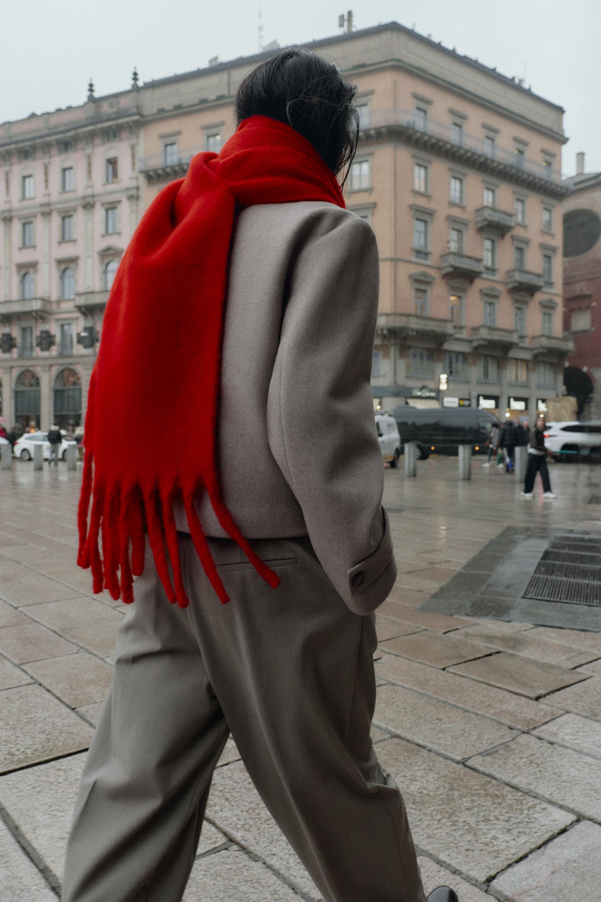 PLAIN FRINGED SCARF | Zara UK