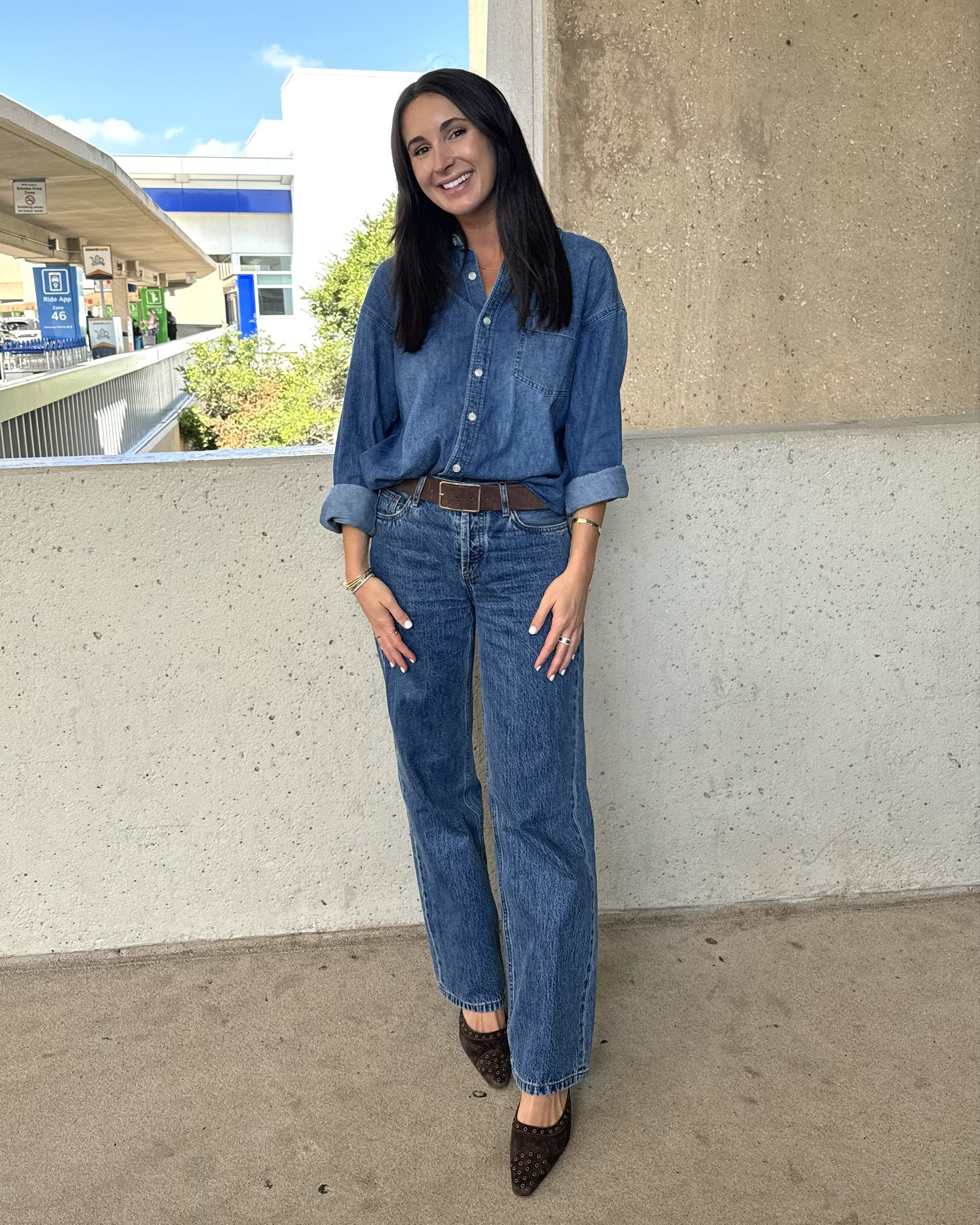 WHAT DO I DO WITH MY HANDS. Did I wear kitten heels to the airport because that’s all I brought to LTK Con? Maybe  

#LTKCon