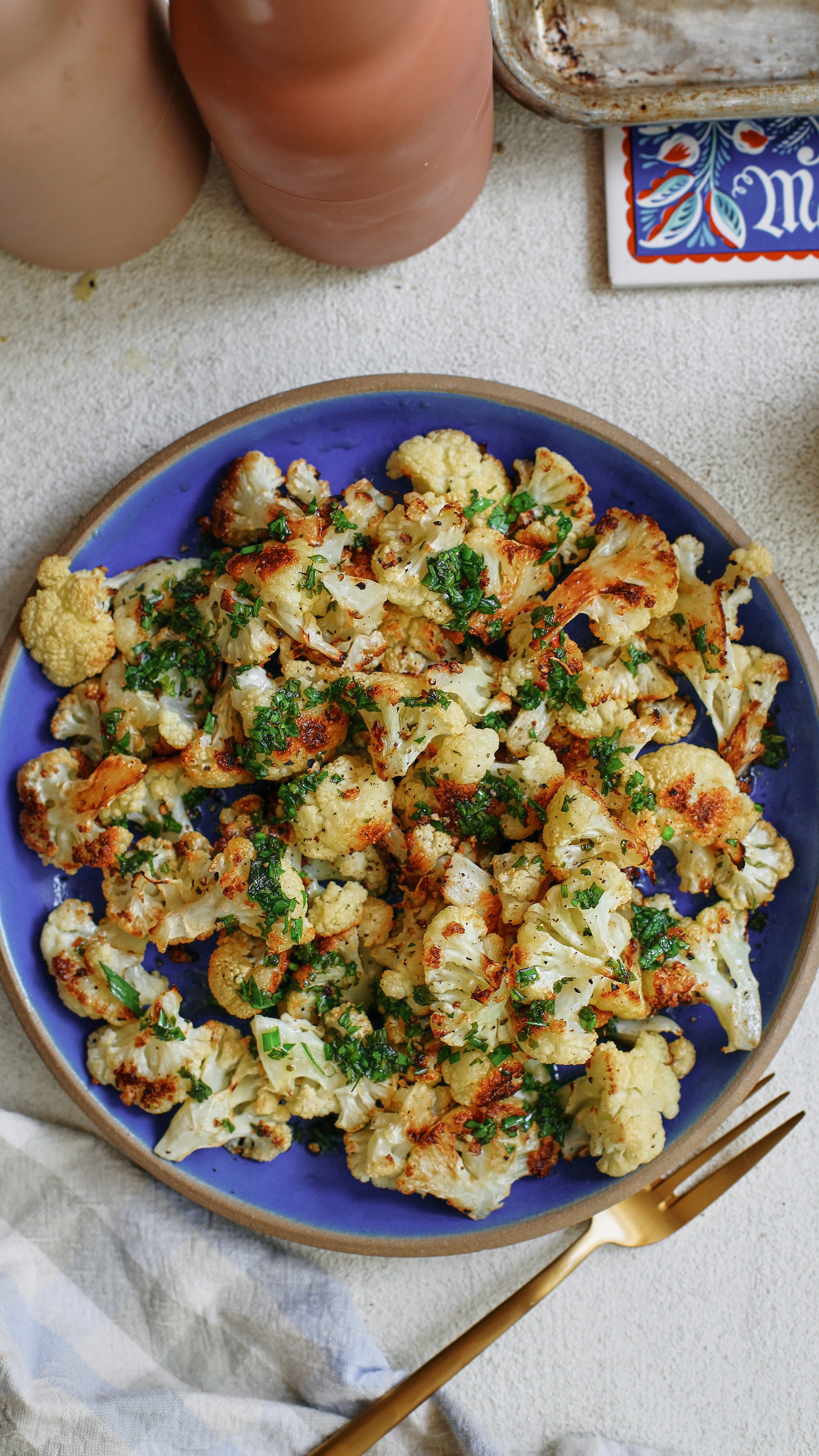 SALT & VINEGAR CAULIFLOWER 🧂

Sharing one of my all-time fave veggie side dishes today! Serve as a side, an appetizer, or throw it together for a quick snack.

Just a handful of ingredients and sooo satisfying! Full recipe’s on the blog: https://britacooks.com/salt-and-vinegar-roasted-cauliflower/

#vegetarianrecipes #cauliflower #saltandvinegar #sidedish #30minuterecipes#appetizerideas #vegan #healthyrecipe



#LTKFindsUnder50 #LTKHome #LTKSummerEdit