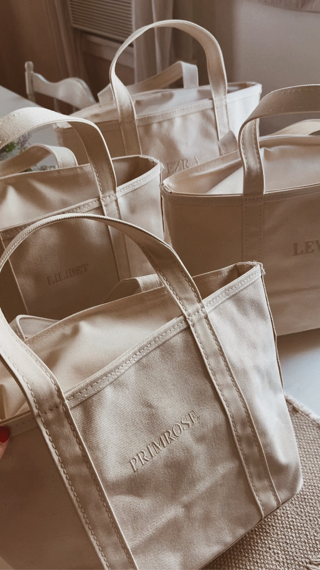 The perfect overnight/weekender bags for my kids🤍

Comment BAGS for a link send right to your dm’s!

#bag #bags #travelbags #kid #kids #traveling #family #familyof6 #sahm #mom #momlife #momof4 #momlife #motherhood #reel #reelsinstagram #reels