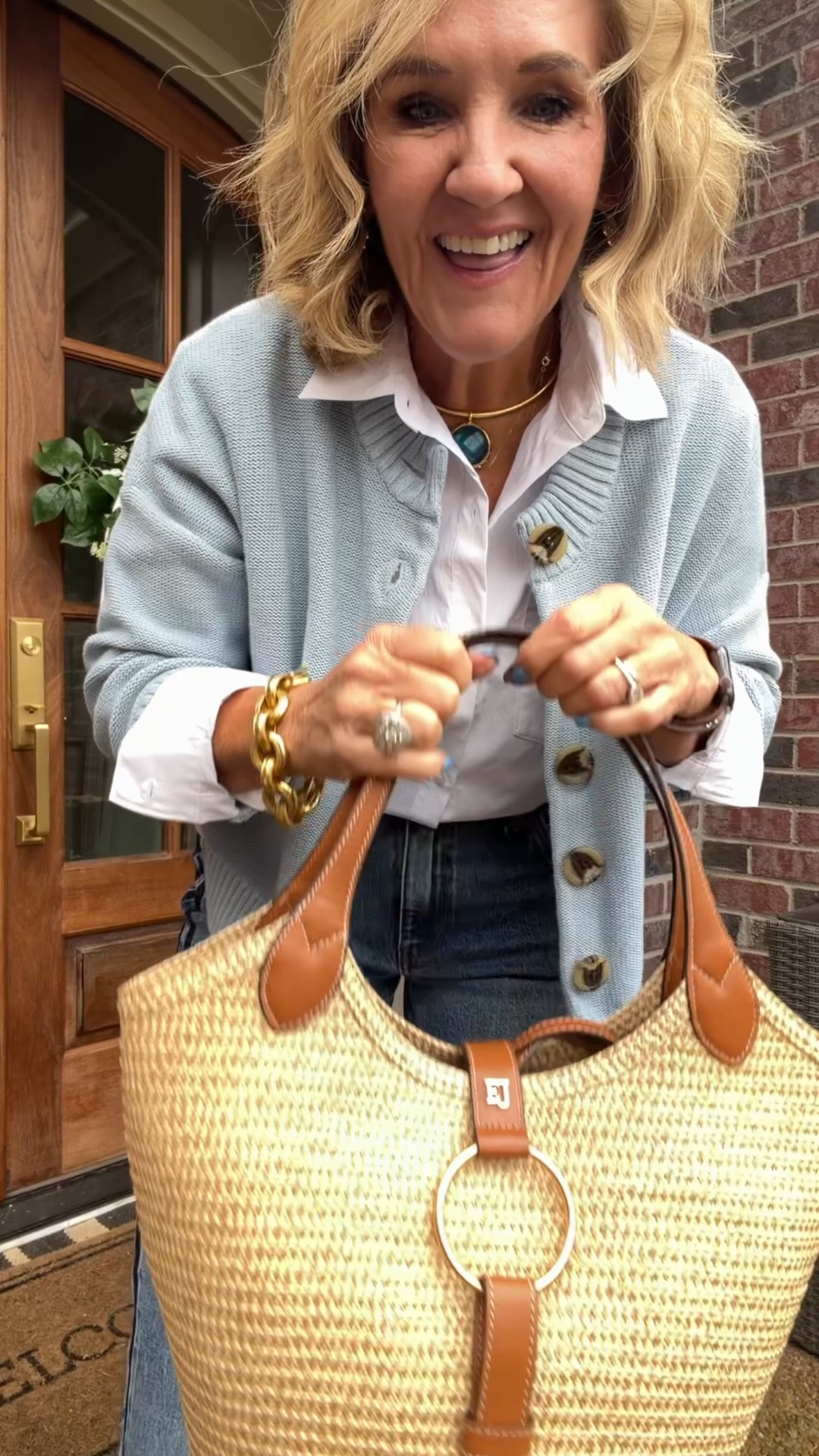 10% off with code NANETTE 
The trek tote is part of the Squishee collection. Other bags may crunch and never recover, but the #EricJavits Squishee just pops right back up! I brought one of his totes to Italy and it looks as good today as it did the day I bought it. 

I’m just wild over the removable canvas zip pouch that can be carried all on it’s own. It’s like owning 3 different bags!

You’ll be as thrilled with it as I am! 

#ElegantStyle #SpringFashion #ChicAccessories #FashionStatement #TimelessElegance, #ad
