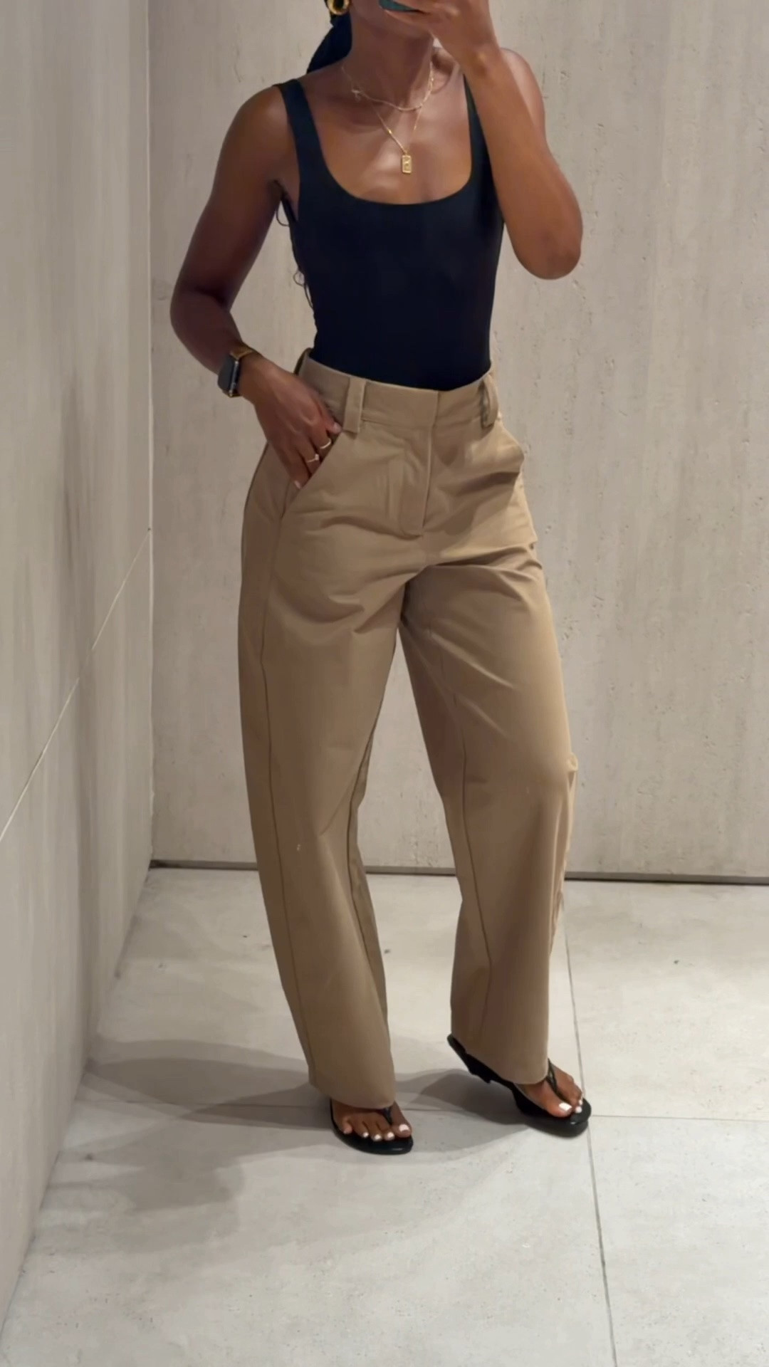 The trouser that finally gets it right. These are XS, tailored perfectly, zero hemming.
#zara 

#petitefashion #petitefriendly #trouserfit #tailoredtrousers #minimalstyle #neutraloutfit #ootdinspo #outfitideas

#LTKpetite #LTKitalia #LTKstyletip