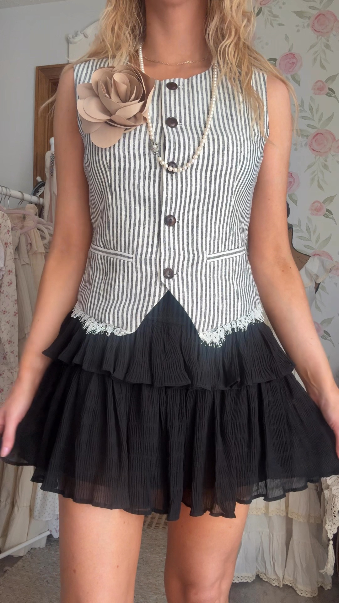 vintage-inspired black fall wardrobe pieces from Simple Retro 🖤

#LTKStyleTip #LTKFindsUnder100 #LTKSeasonal