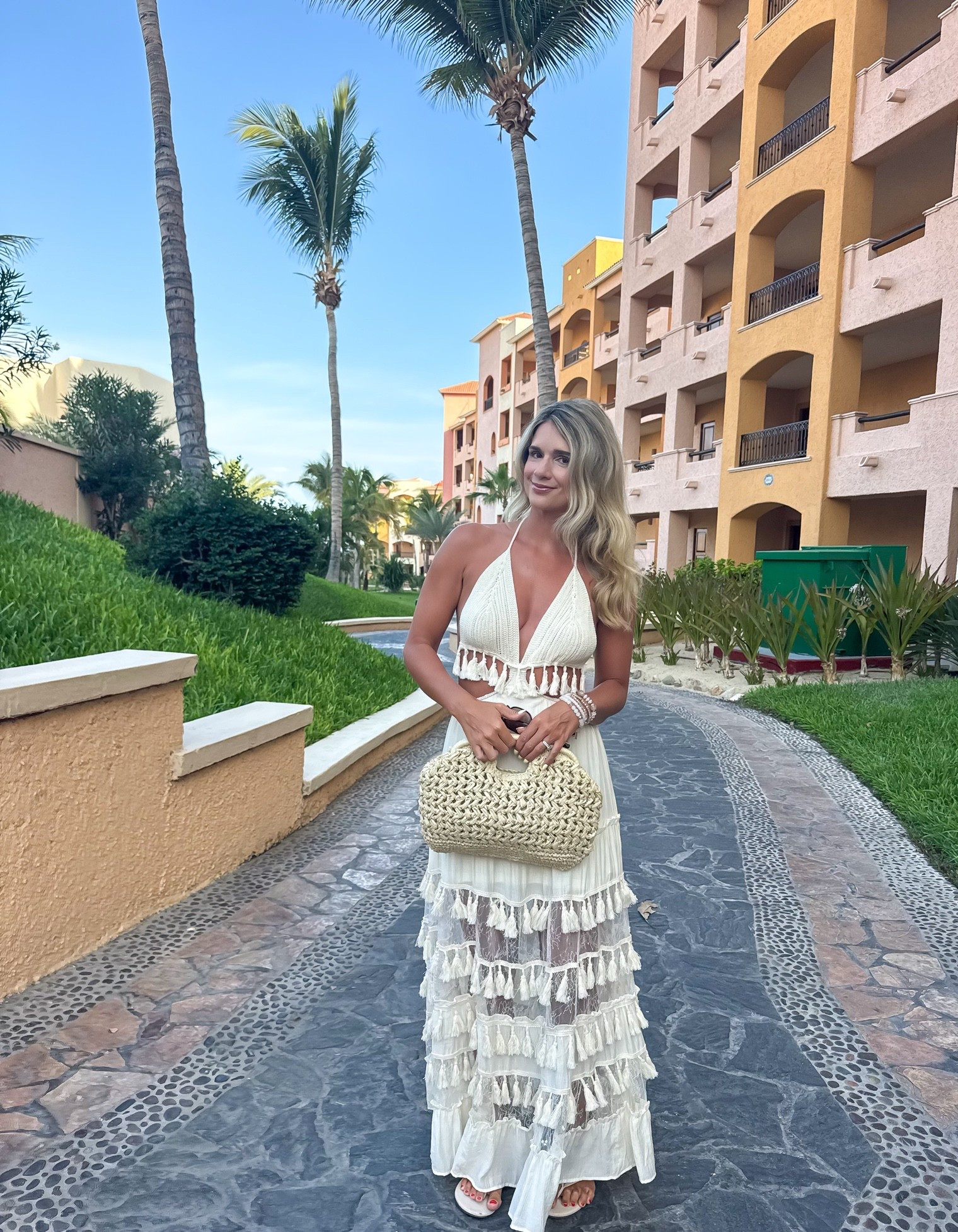 Wearing a size small in the dress 

Resort wear, dress, summer dress

#LTKootd
