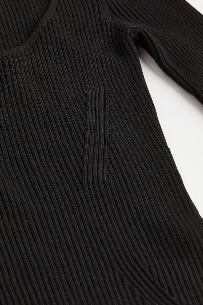 Rib-knit dress | H&M (UK, MY, IN, SG, PH, TW, HK)