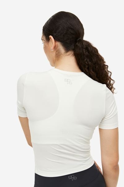 DryMove™ Sports Crop Top | H&M (US + CA)