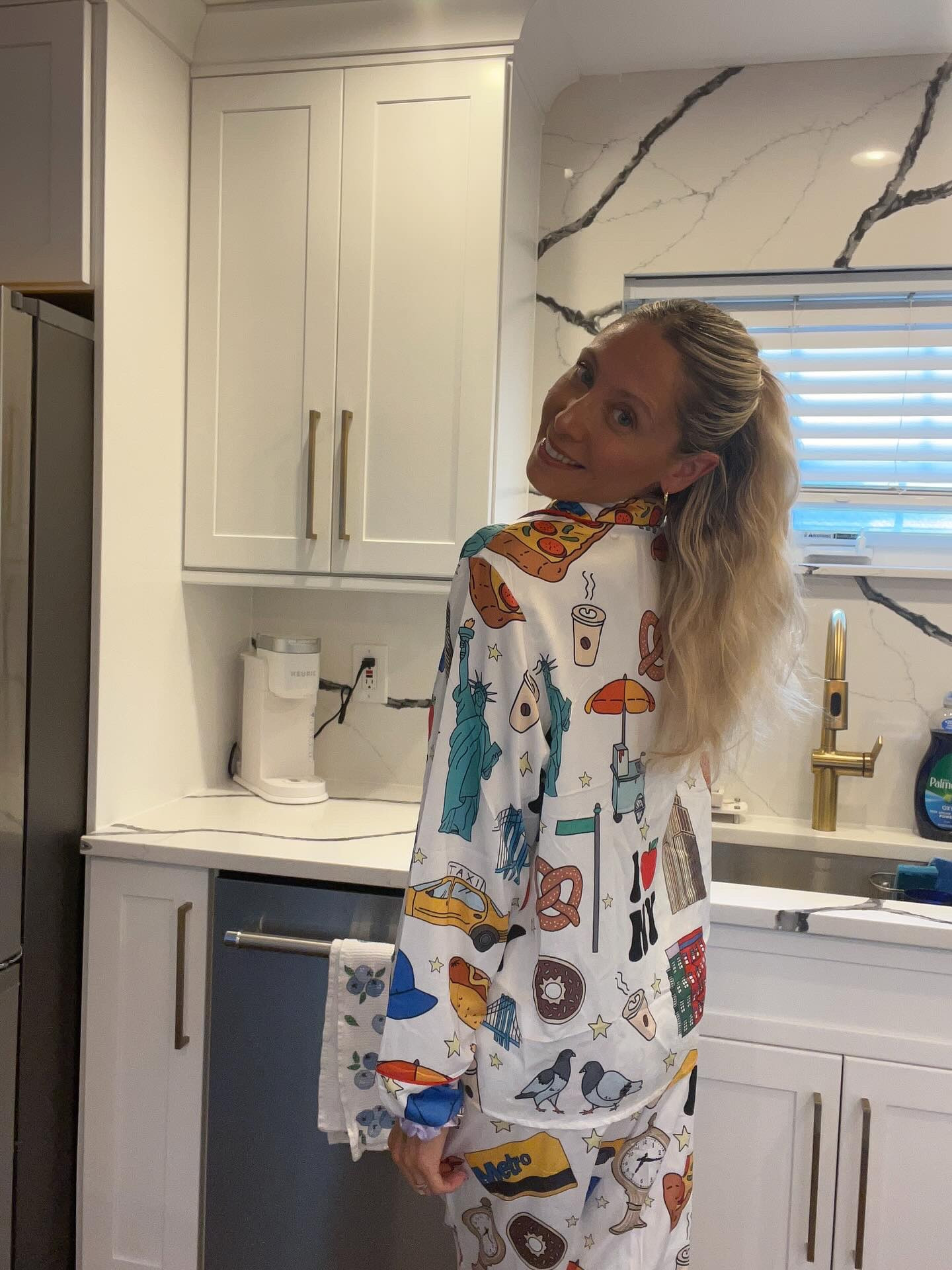 Happy friday from New York 🍎🚕

Actually live in these NYC inspired pajamas which truly makes me live out the Samantha Jones character 😂

#pajamas #morning #nyc #newyork