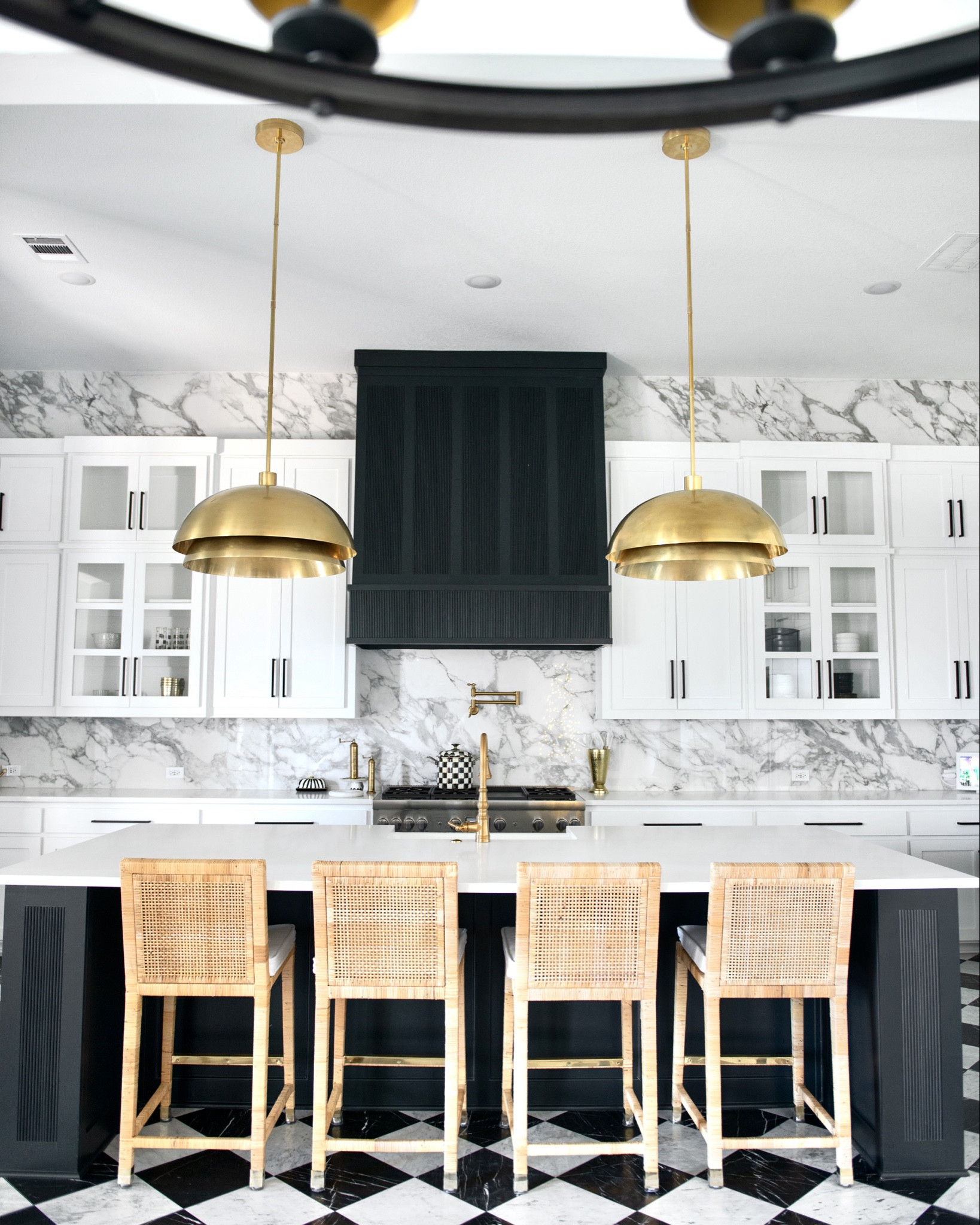 Swipe to see some of my favorite holiday kitchen items right now!

Modern kitchen, Holiday, kitchen, Holiday, decor, nutcracker, gold Nutcracker, gold Christmas, modern Christmas, cutting board, Christmas party, serving, Anthropologie, Mackenzie Childs, gift for her, mother-in-law gift, mom gift, gift guide, Salt-N-Pepa, Mills, gold Mills, Candle, candle, warmer, holiday candle, Christmas tree

#LTKHoliday #LTKSeasonal #LTKHome