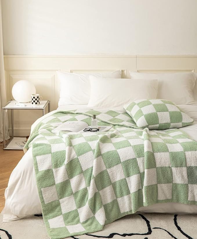 Ultra-Soft Buffalo Checkerboard Grid Fluffy Microfiber Knitted Throw Blanket Super Cozy Lightweig... | Amazon (US)