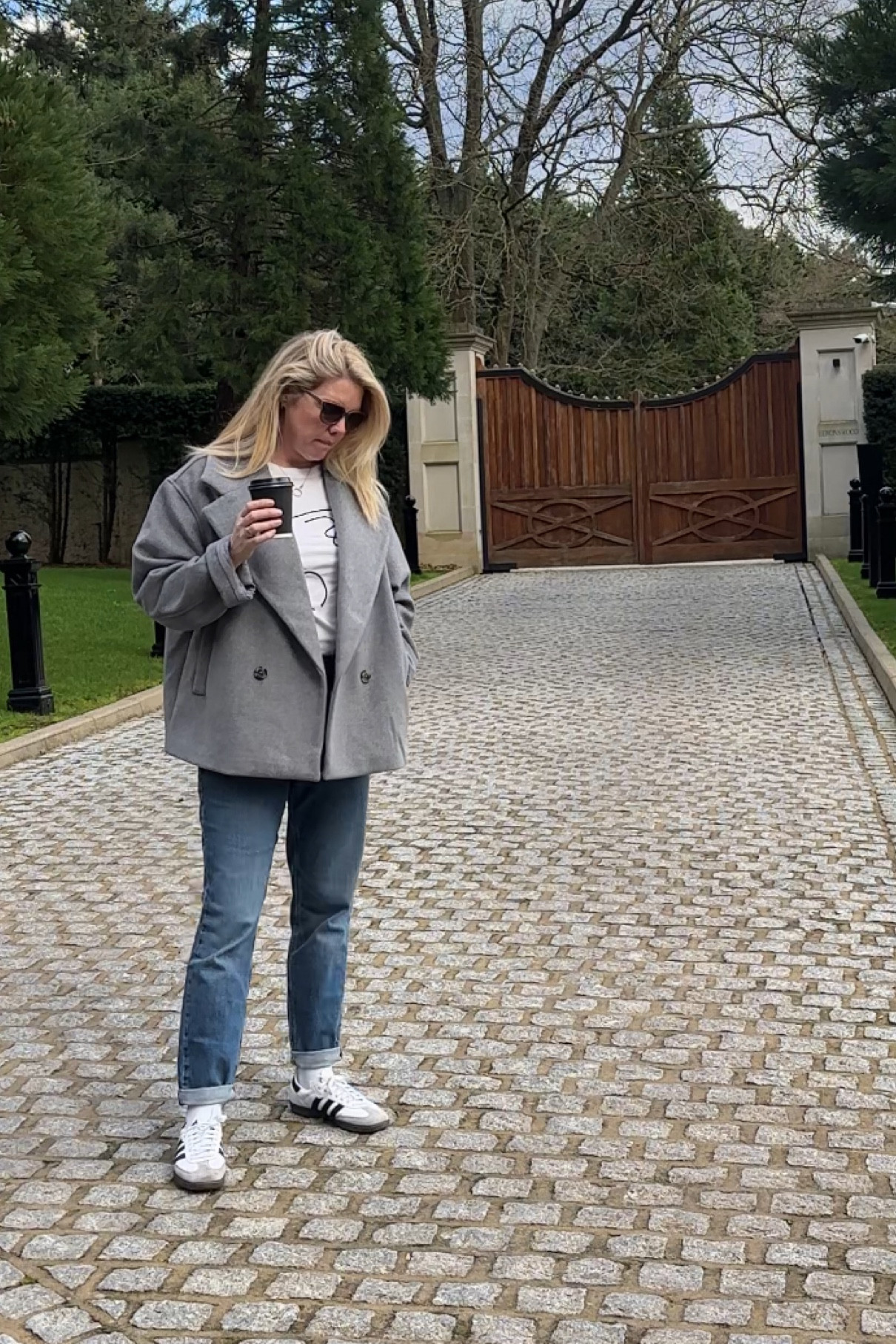 Easy spring weekend outfit 

#LTKSeasonal #LTKstyletip #LTKover40