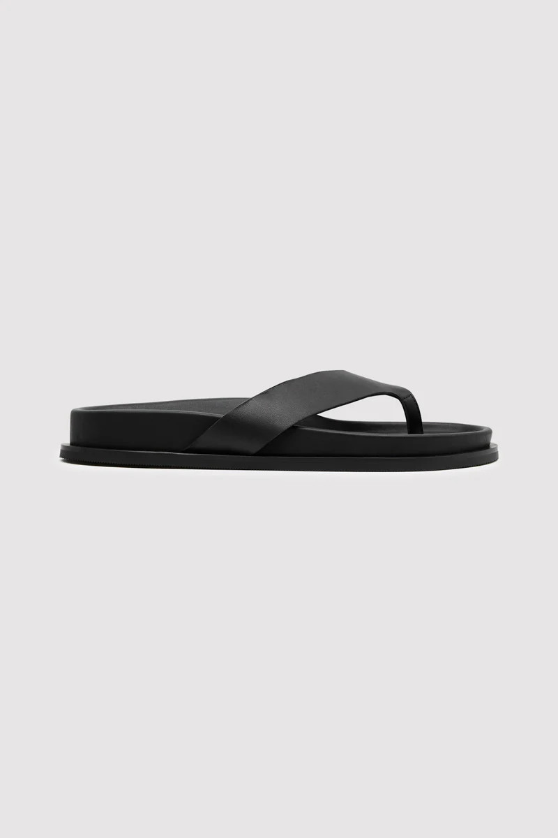 Thong Slide - Black | St. Agni (US, UK, EU)