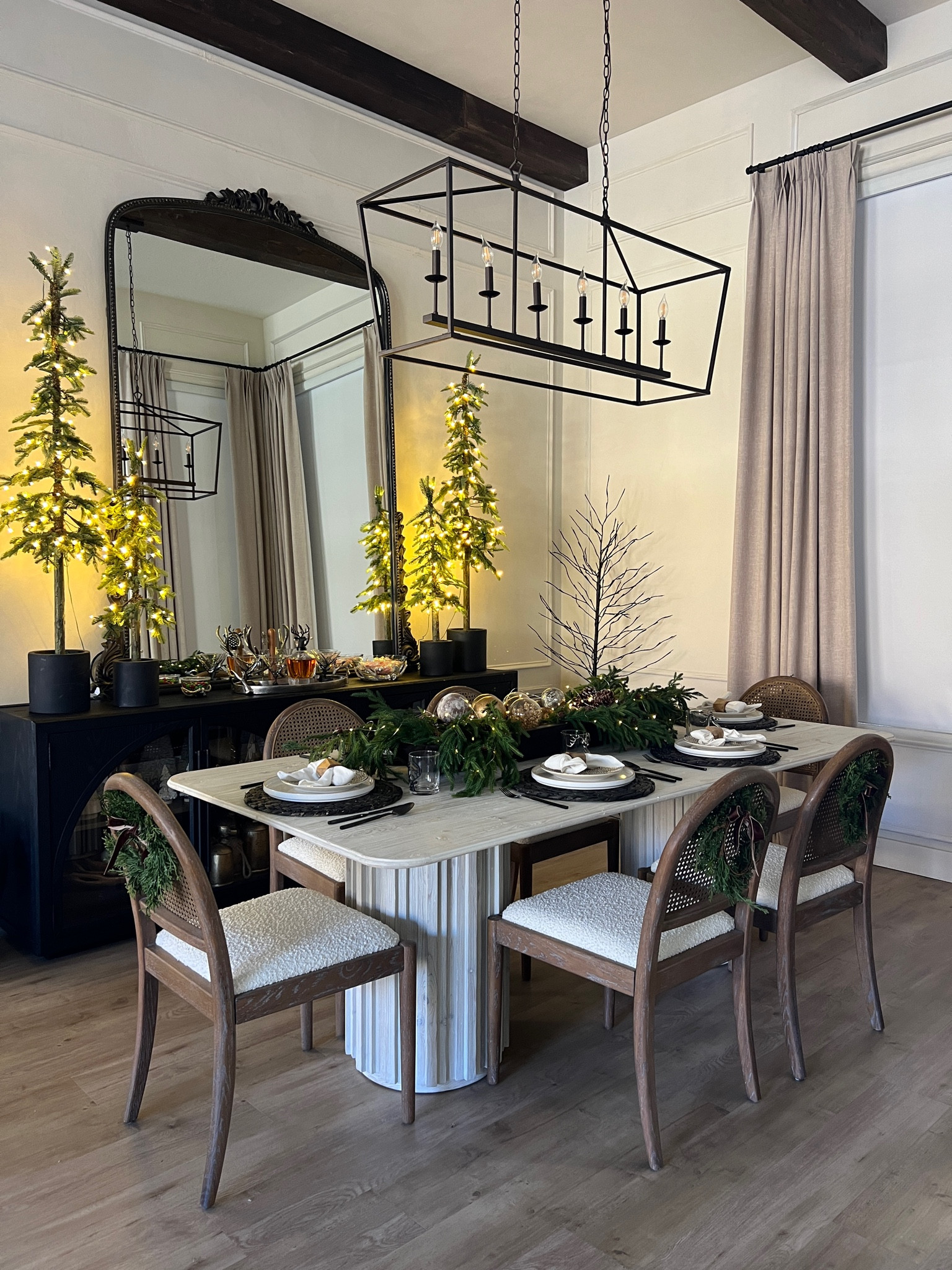 This years Tablescape 😍

#LTKHoliday #LTKfindsunder100 #LTKfindsunder50