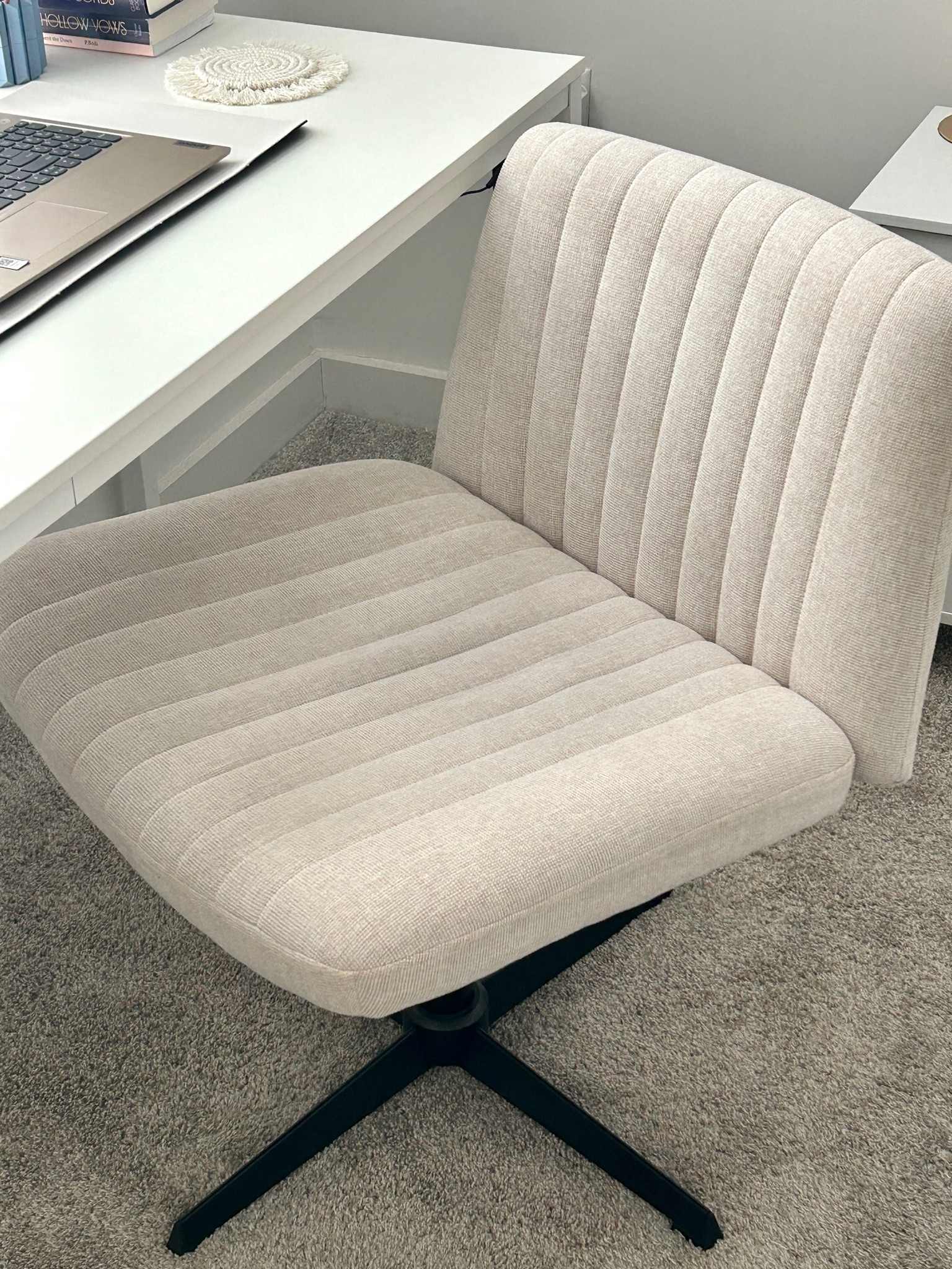 the viral criss cross desk chair 🤎 #amazonhome #deskchair #neutralhome #apartmentdecor #neutralfurniture 