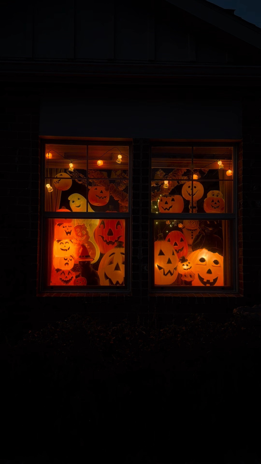 Spooky vintage Halloween window display with blow molds

#LTKSeasonal #LTKHome #LTKmomlife