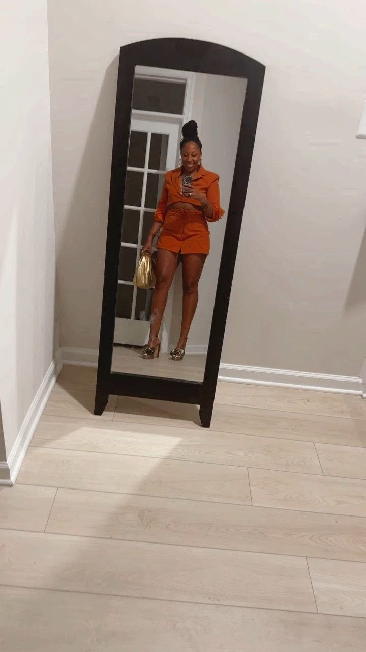 The perfect suit to turn heads this summer, paired with the most comfy heels I own.🧡

#LTKFind #LTKSeasonal #LTKshoecrush