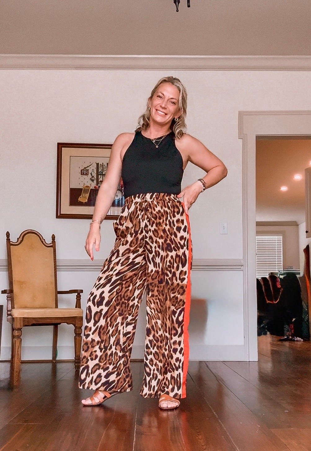 OOTD summer to fall transition 
Leopard satin pants. Designer inspired. Mom fit. Stretchy pants. I am wearing medium, 5’4 and 135-140. TTS 