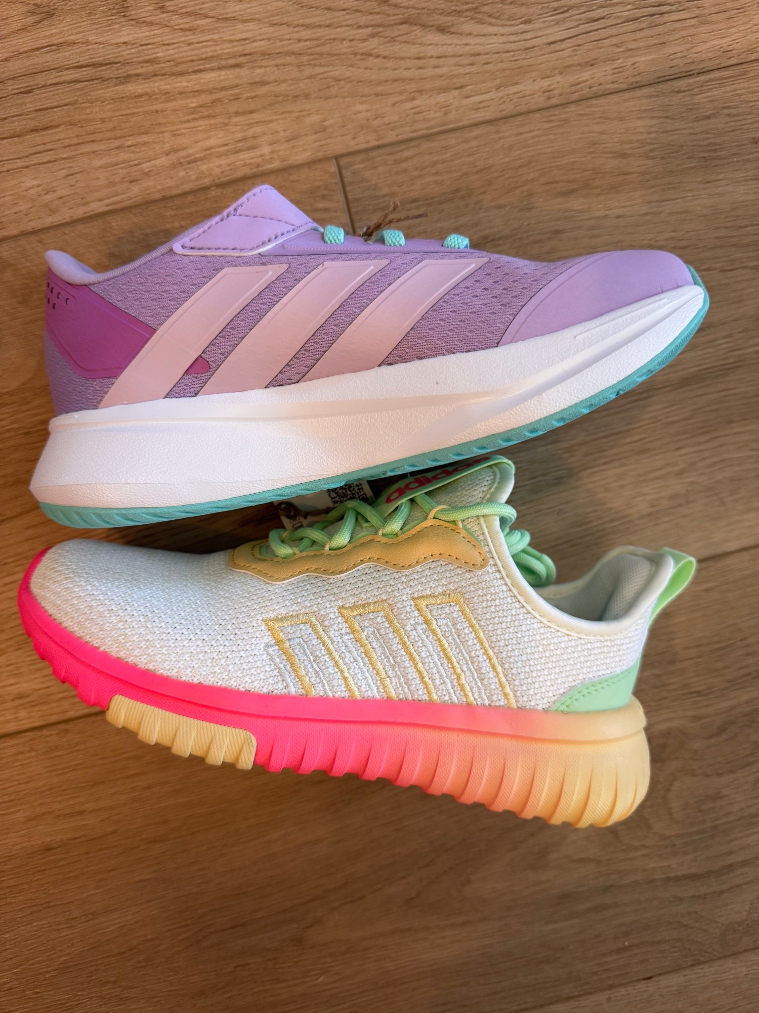Little girl adidas for our colorful girls and under $40


#LTKKids #LTKShoeCrush #LTKSaleAlert