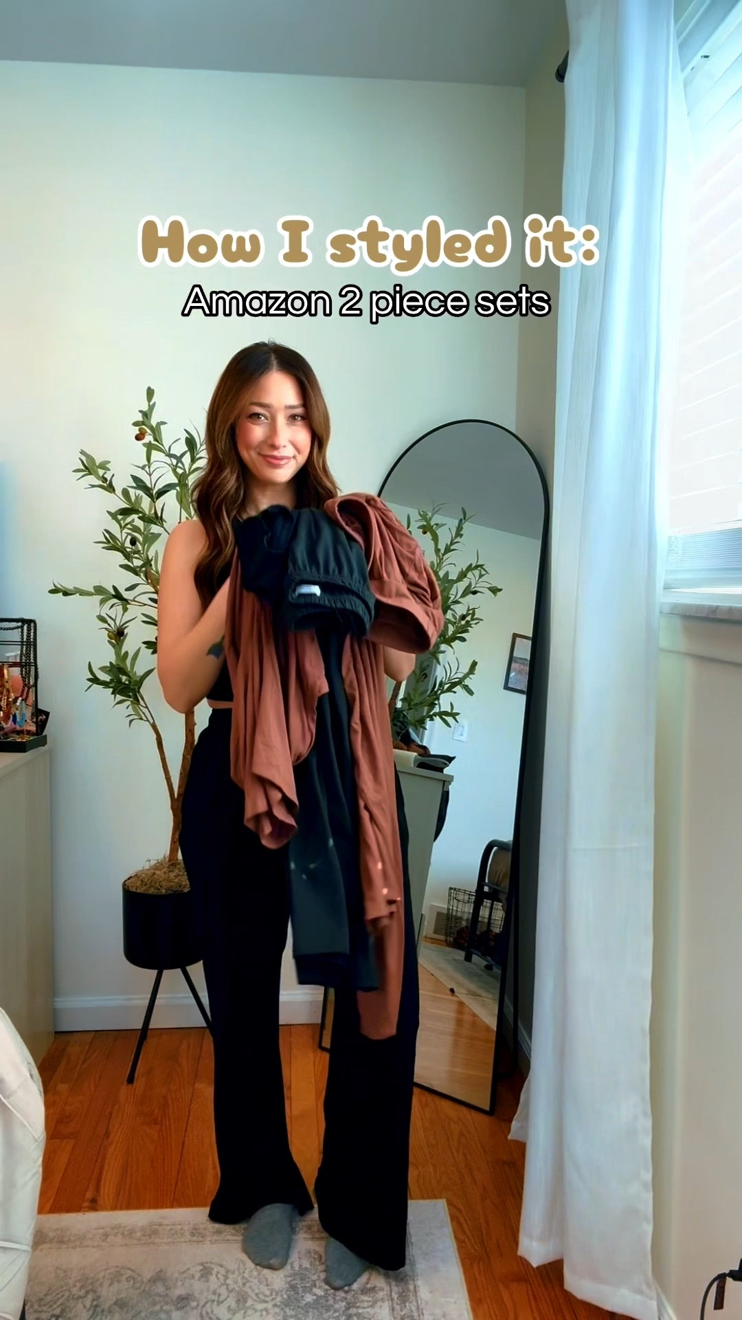 I linked as close to the brown set as I could! Couldn’t find the original set 😭 

#LTKgrwm #LTKootd #LTKSeasonal
