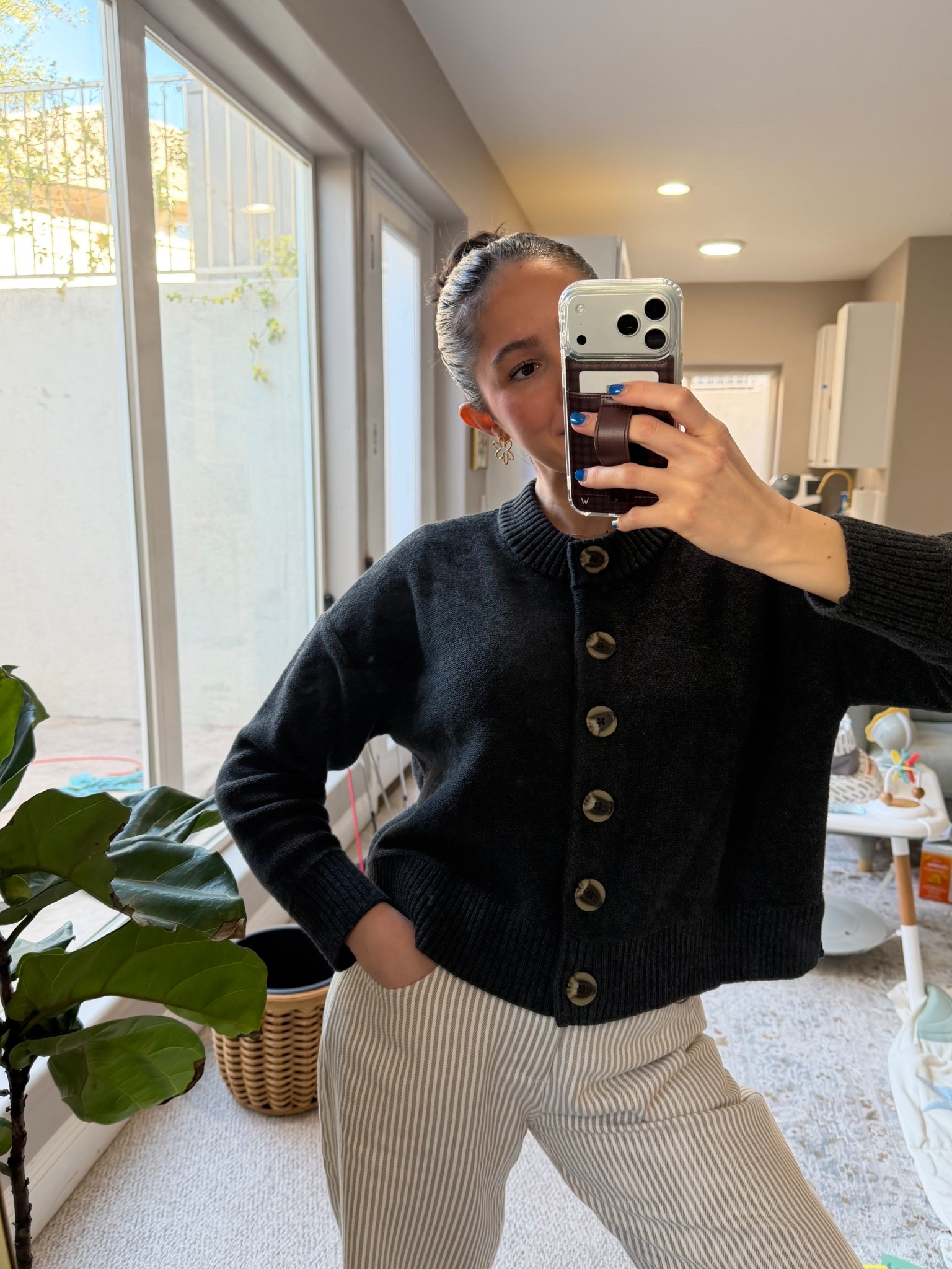 @Quince Cardigan is amazing 😍

#LTKootd #LTKmomlife #LTKgrwm