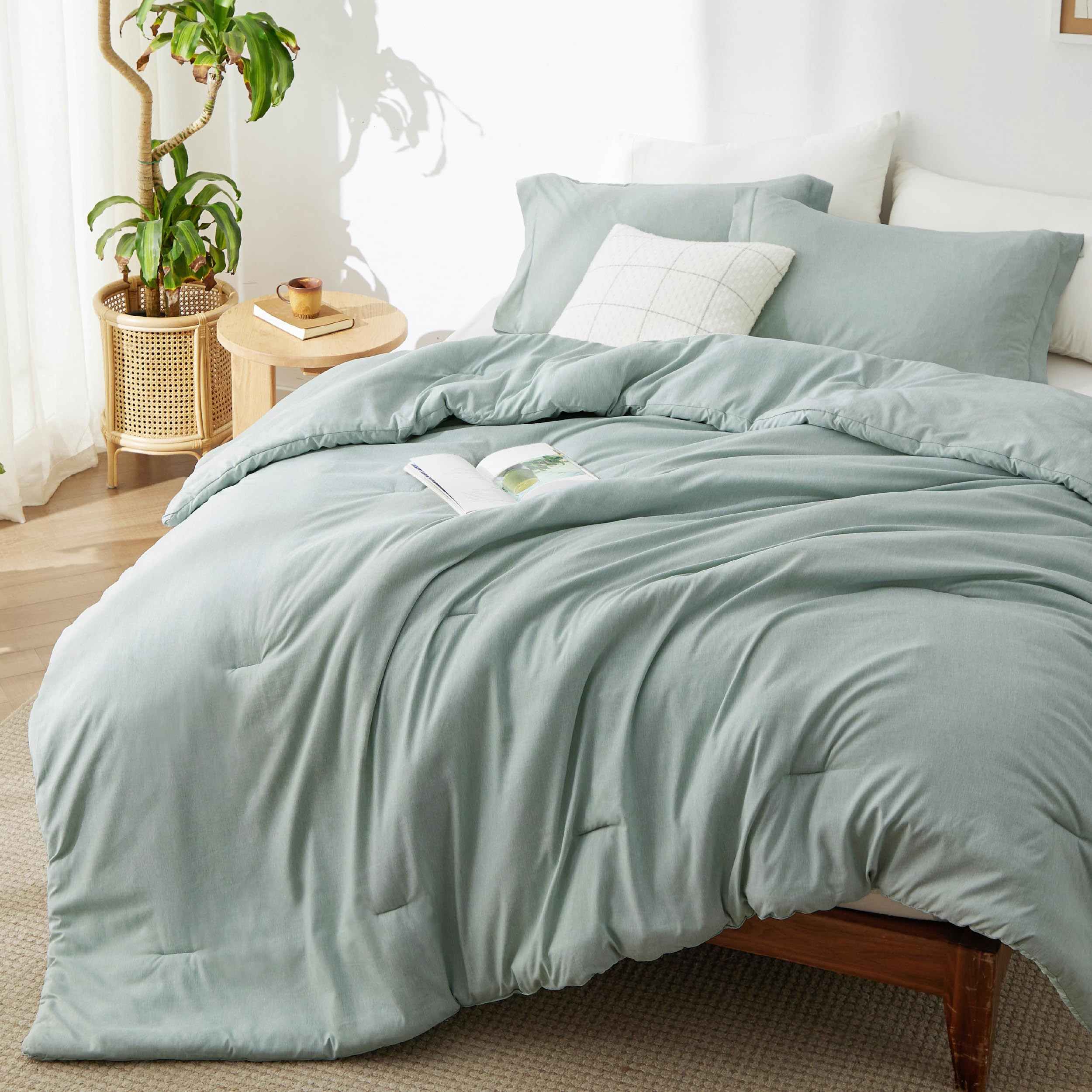 Bedsure Queen Comforter Set - Sage Green Comforter Queen Size, Soft Bedding for All Seasons, Cati... | Amazon (US)