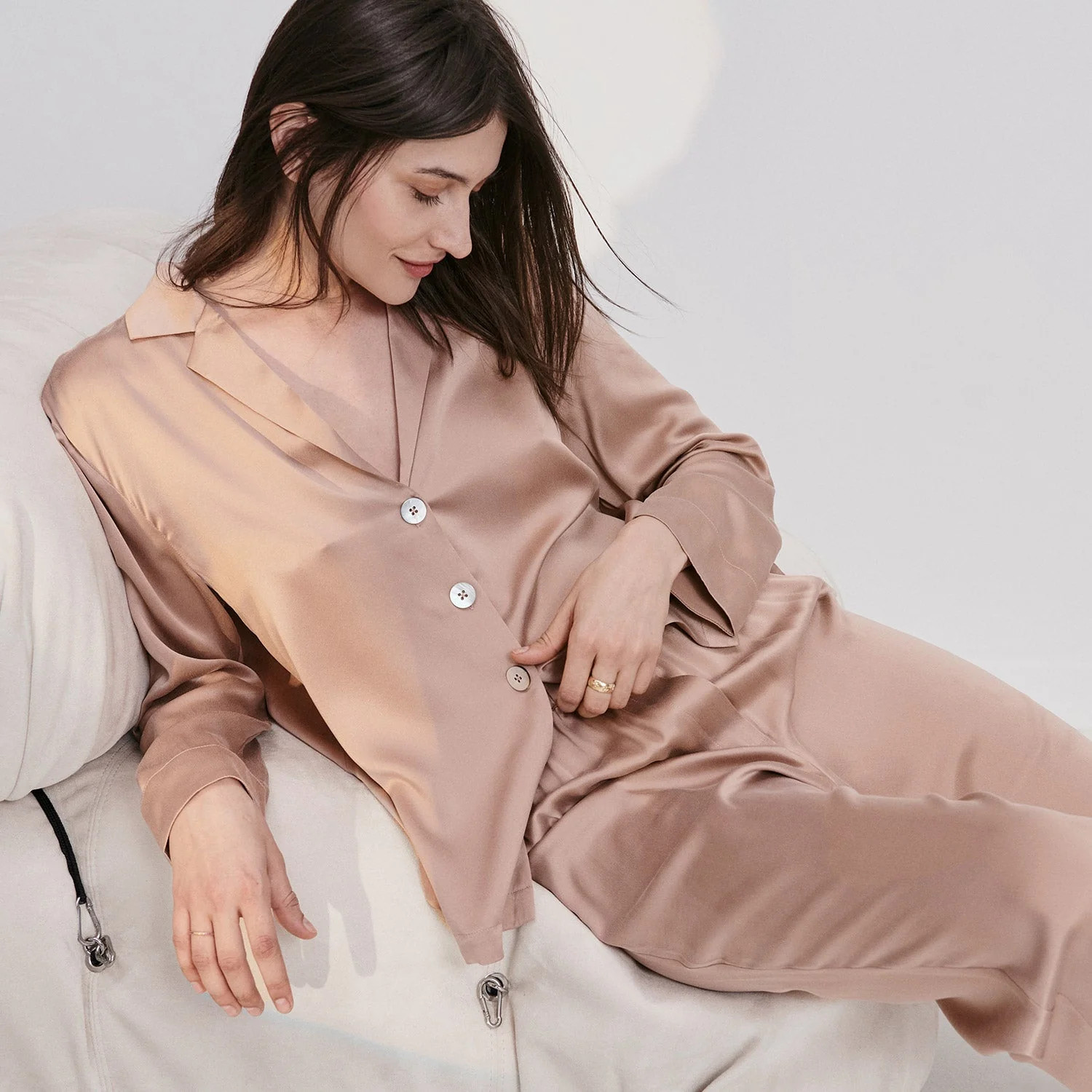 Lunya Washable Silk Long Sleeve Pant Set in Otium Tan Size M | Lunya
