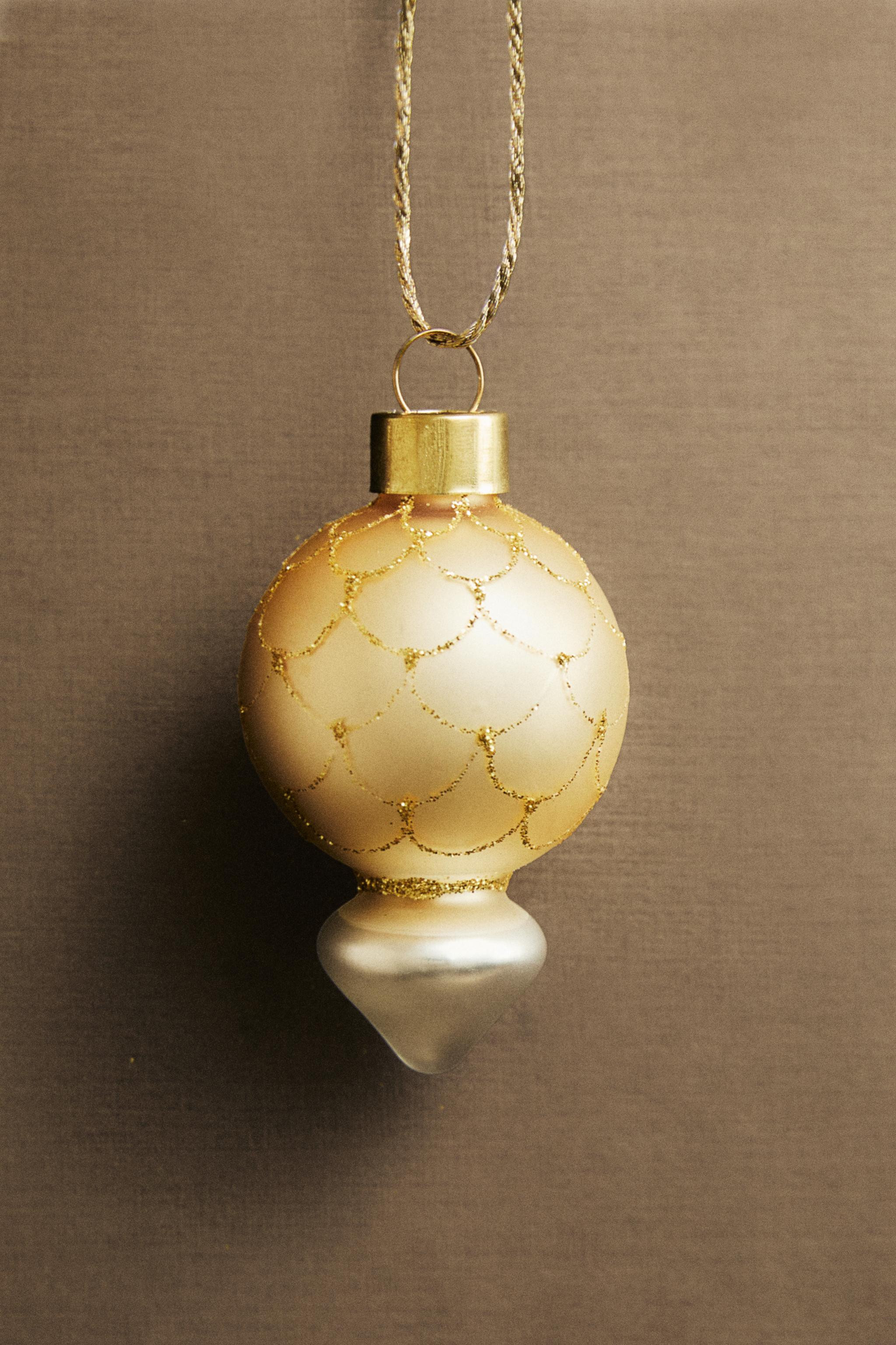 MINI BALL CHRISTMAS TREE ORNAMENT | Zara US